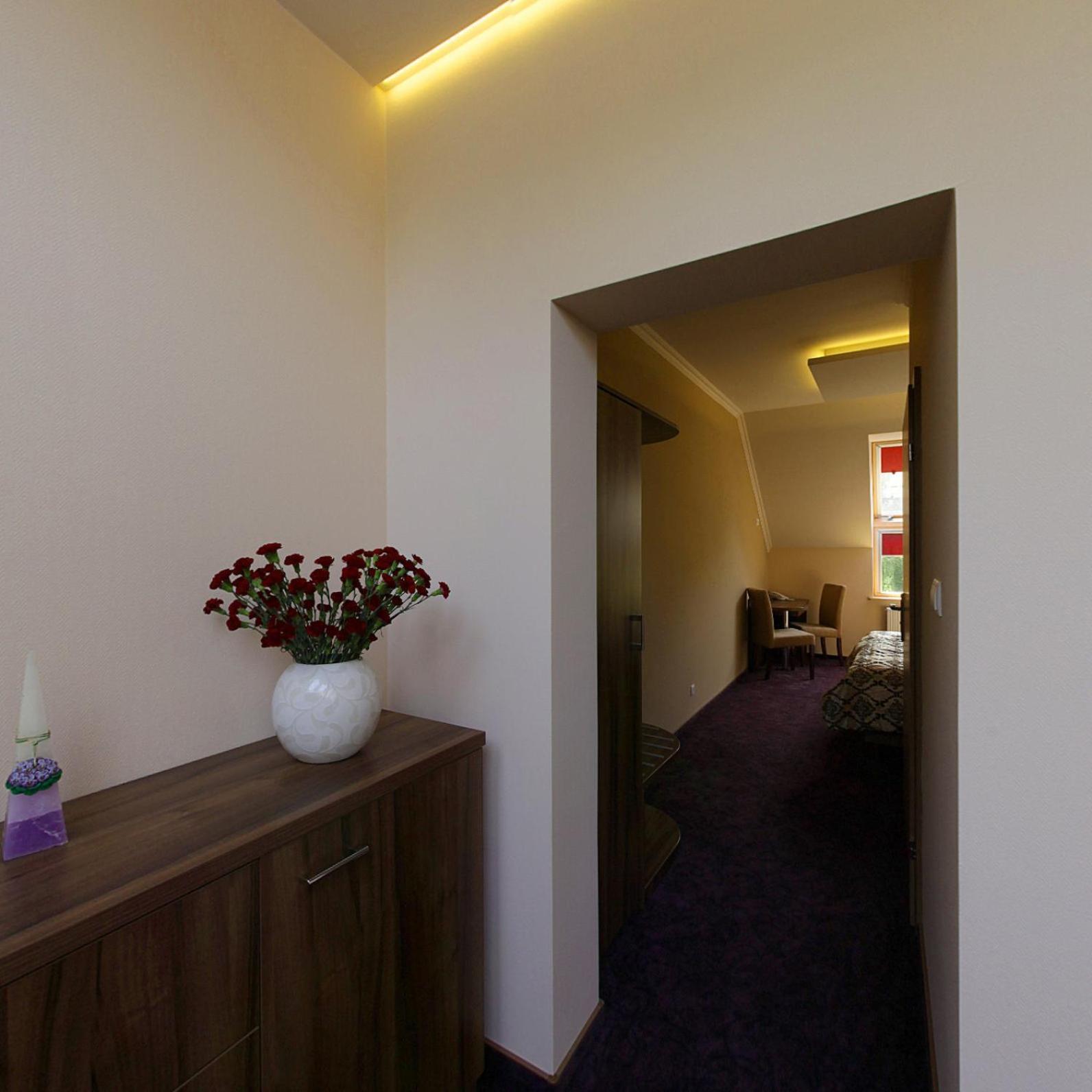 Apartment - Photo 2