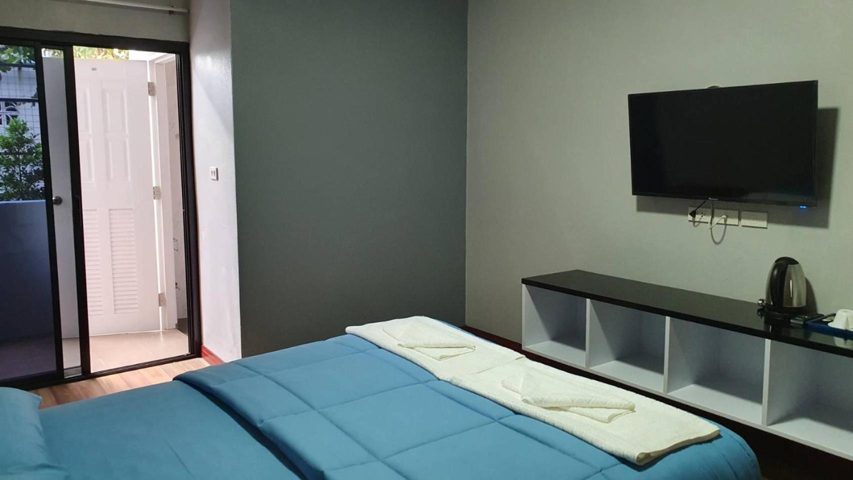 Deluxe Double Room with Balcony - Photo 1