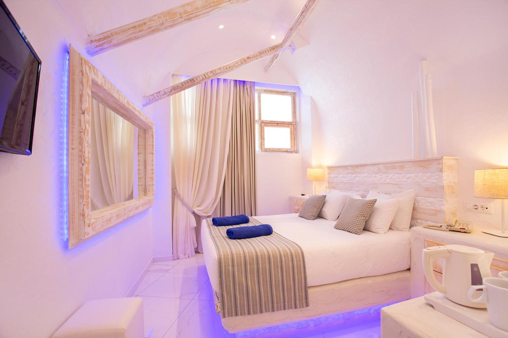 Double or Twin Room photo 1