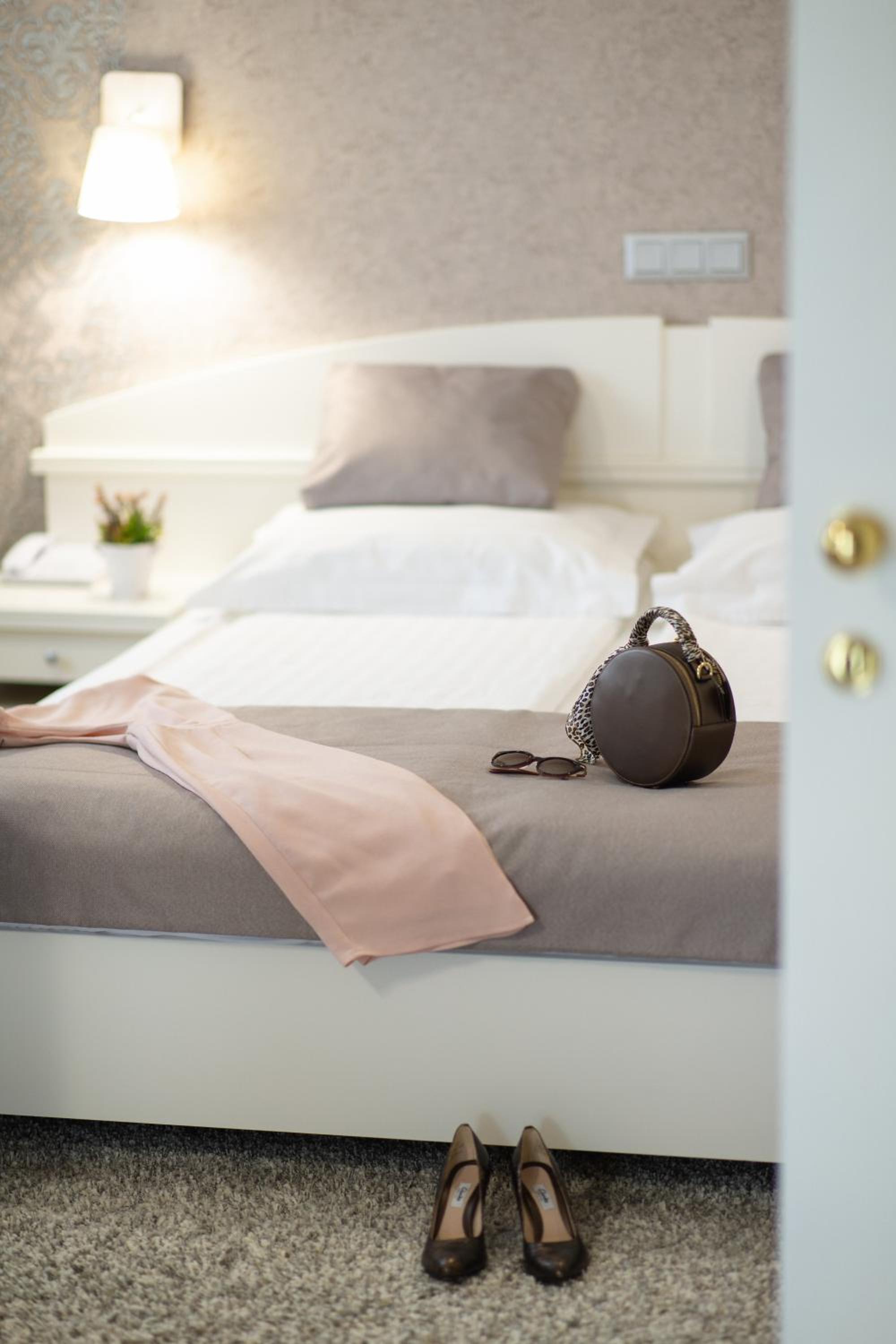Suite with Balcony - Photo 2