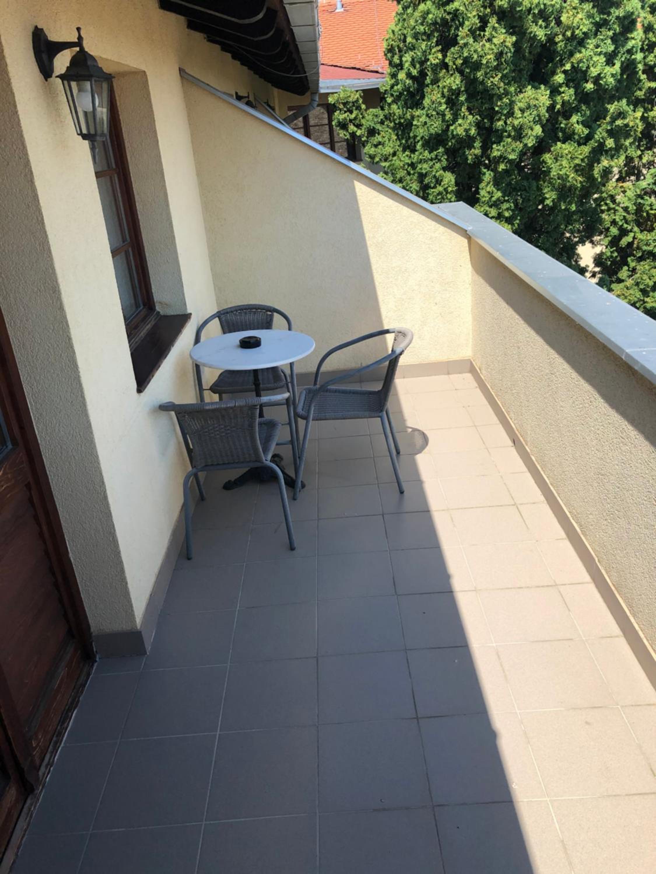 Triple Room with Balcony - Photo 3