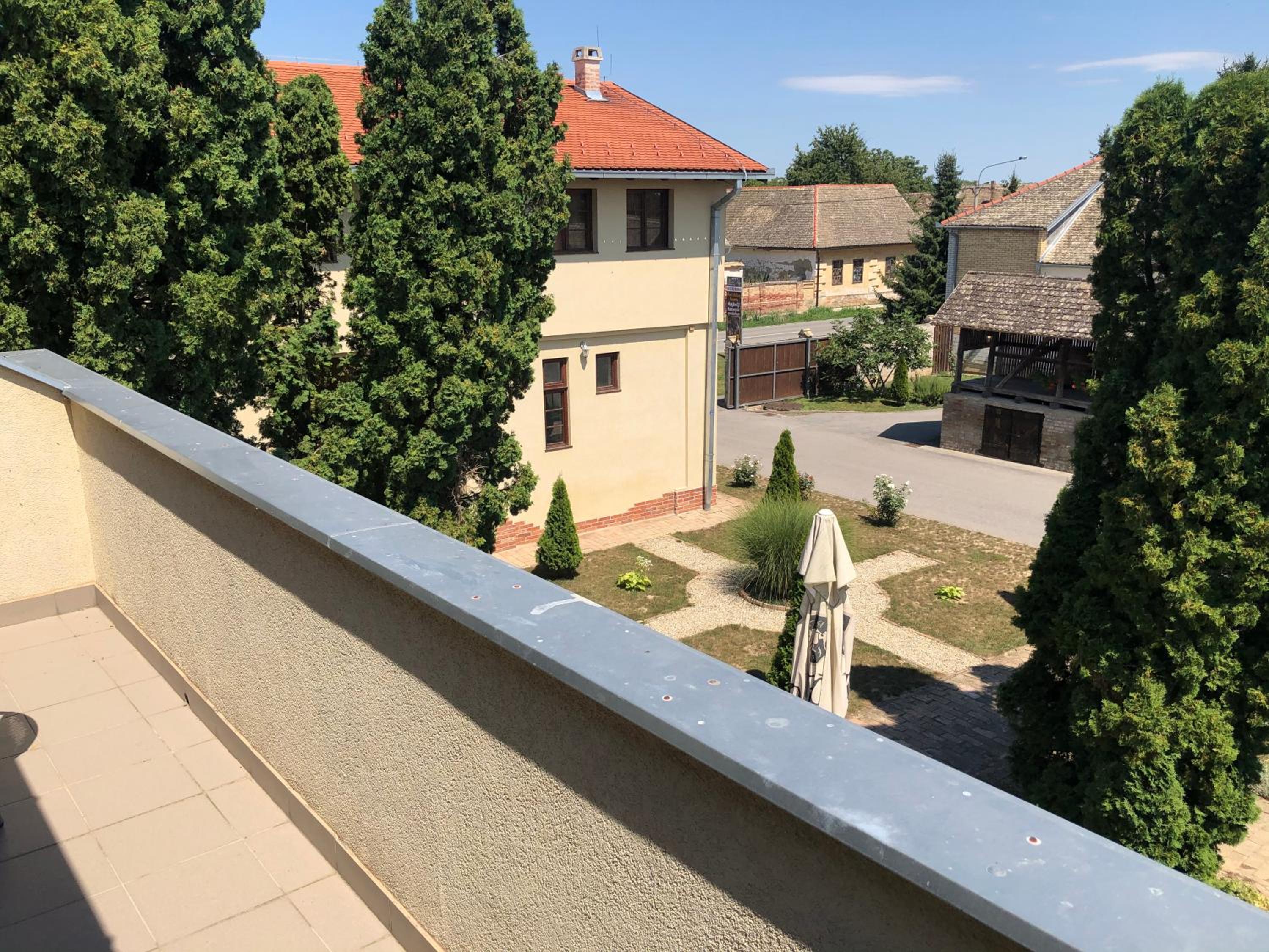 Triple Room with Balcony - Photo 4