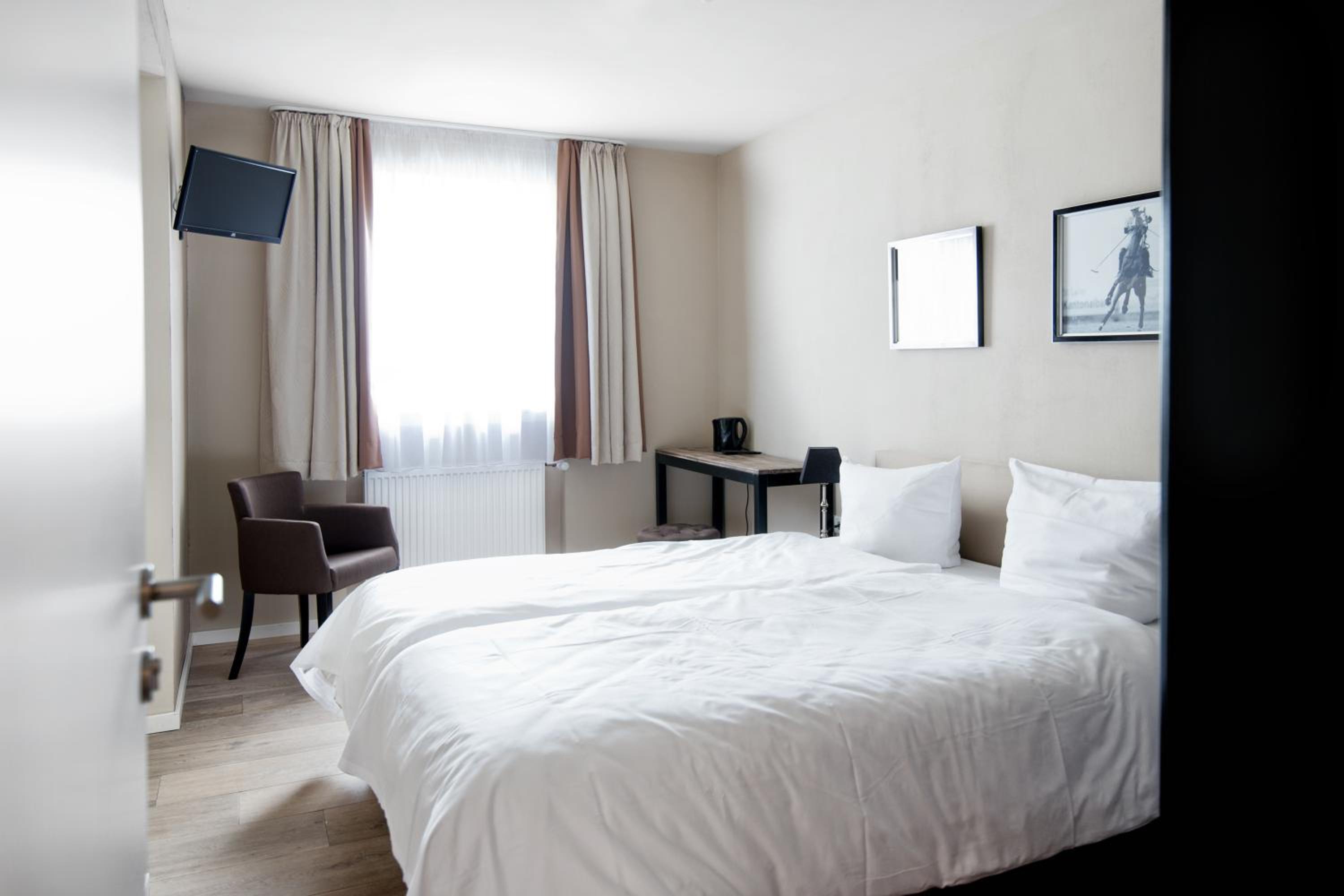 Double Room - Photo 3