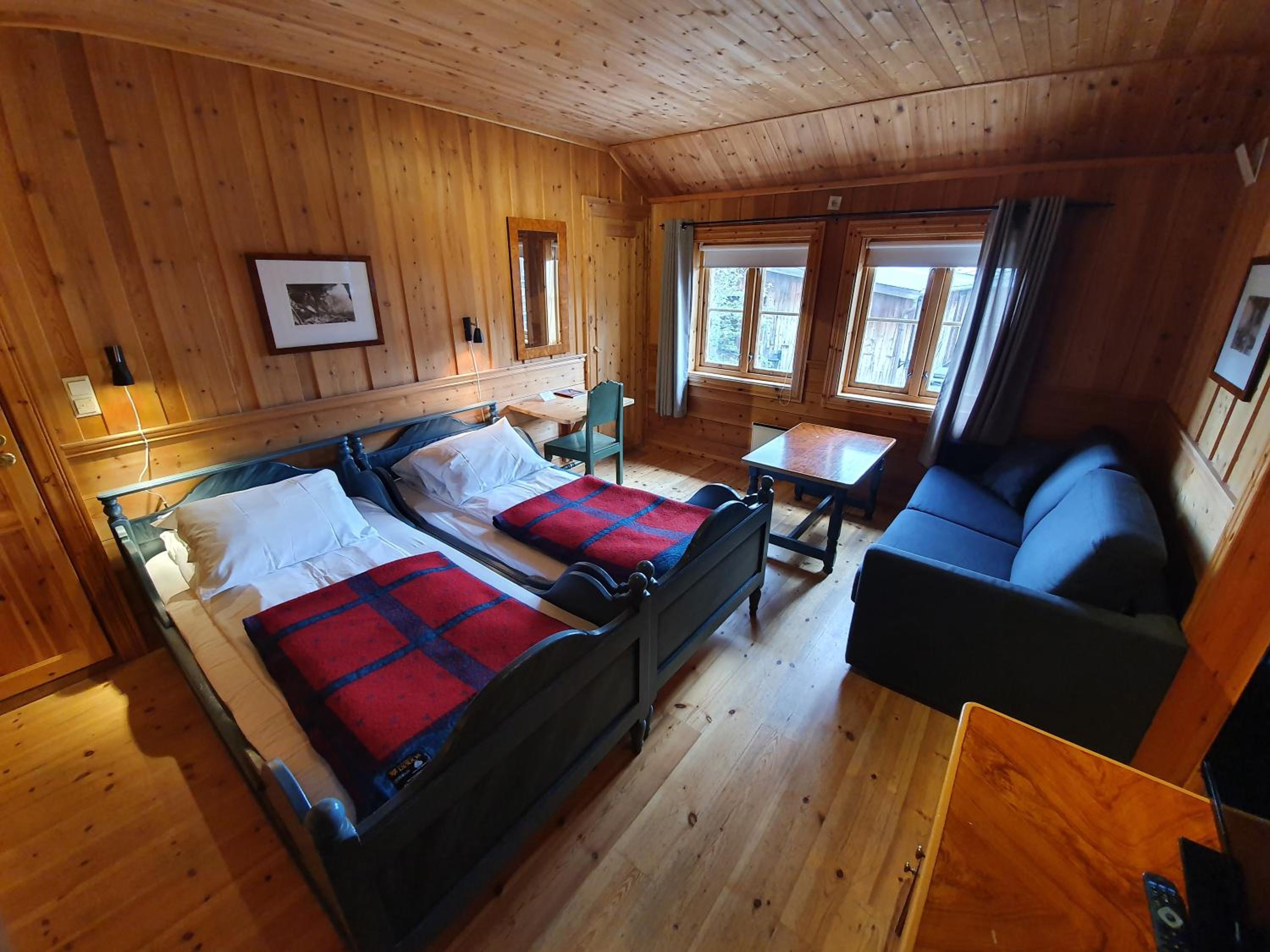 Standard Double or Twin Room - Photo 5