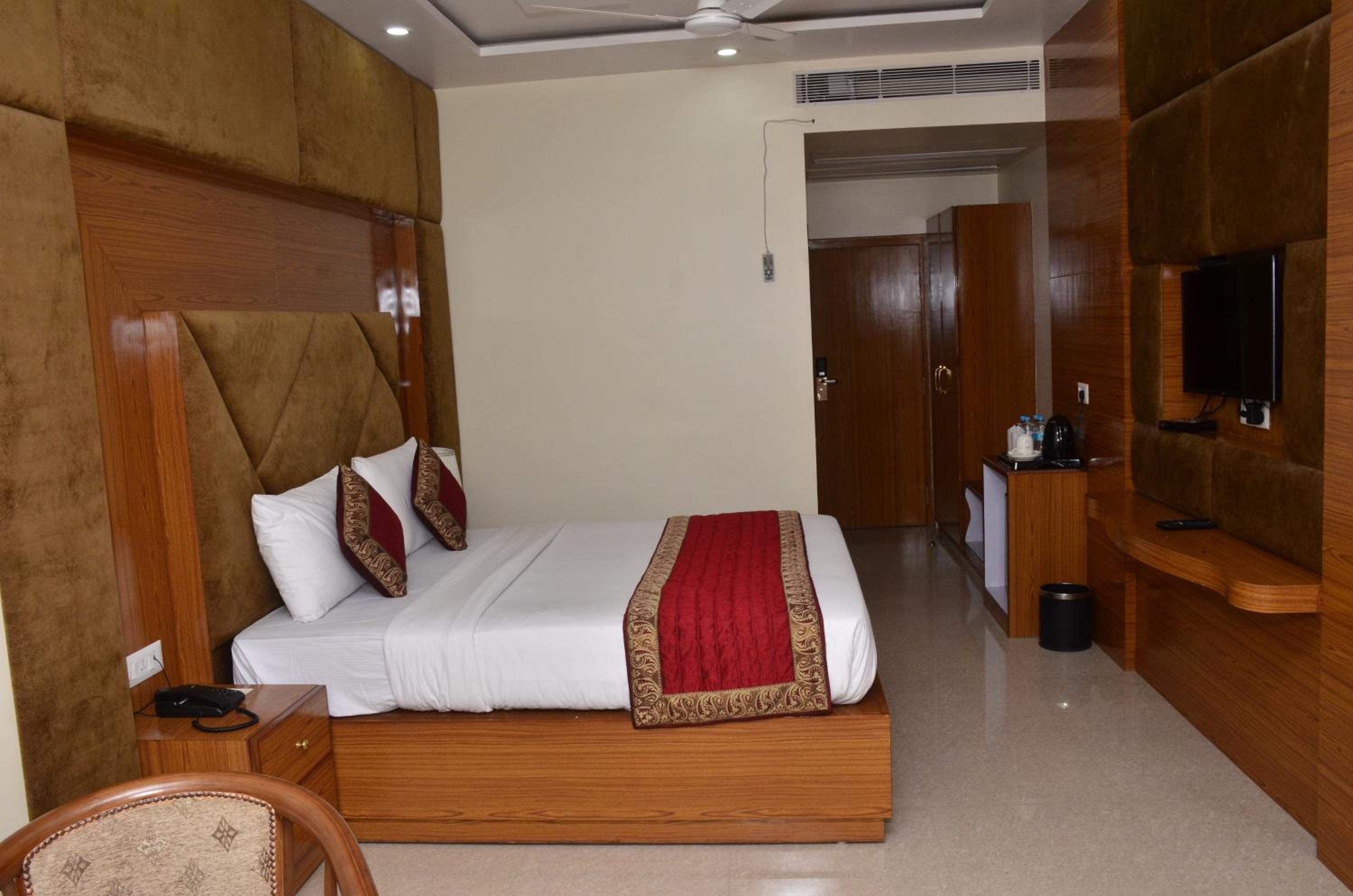 Deluxe Suite photo 3