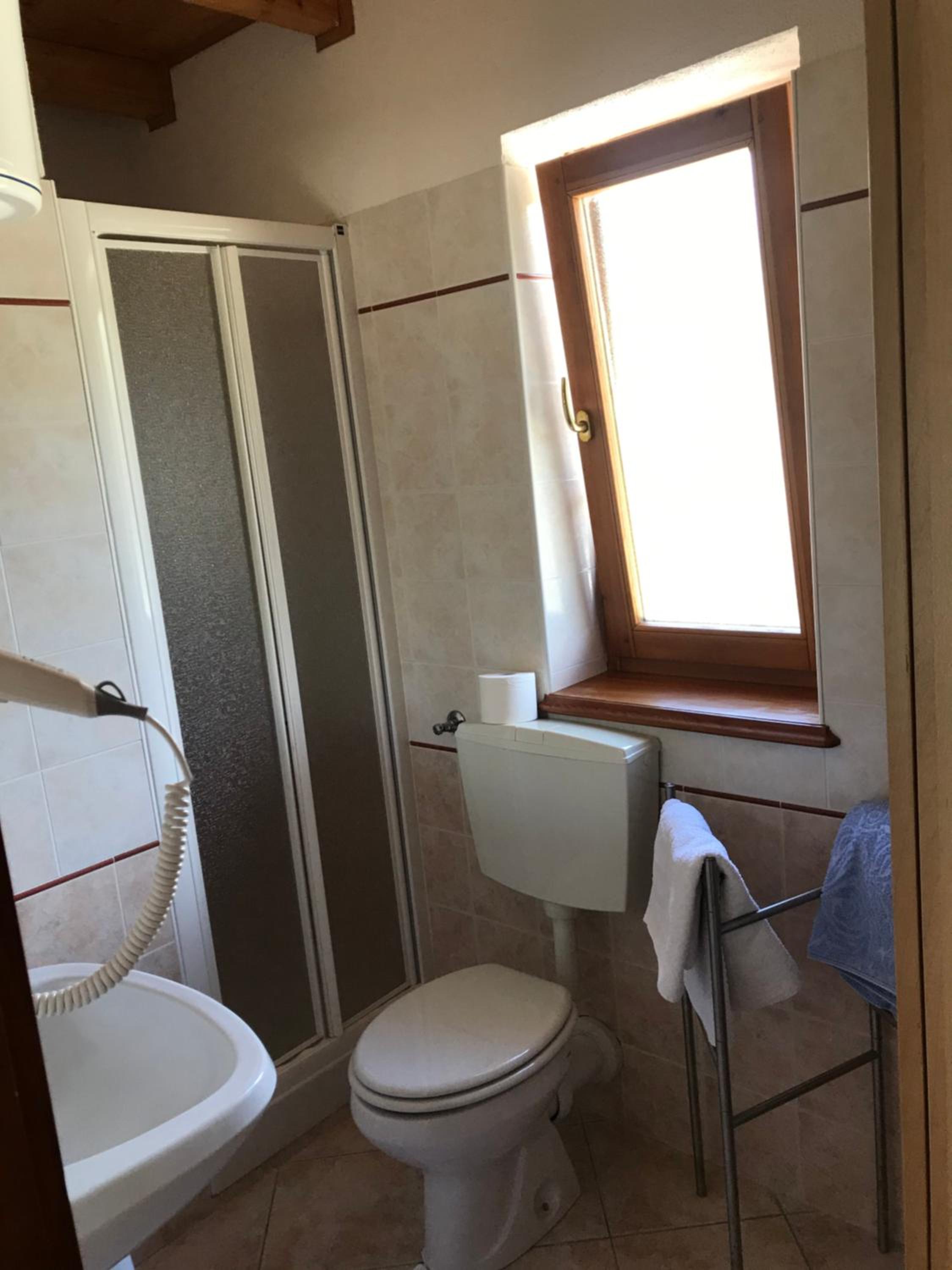 Double or Twin Room with Mountain View photo 3