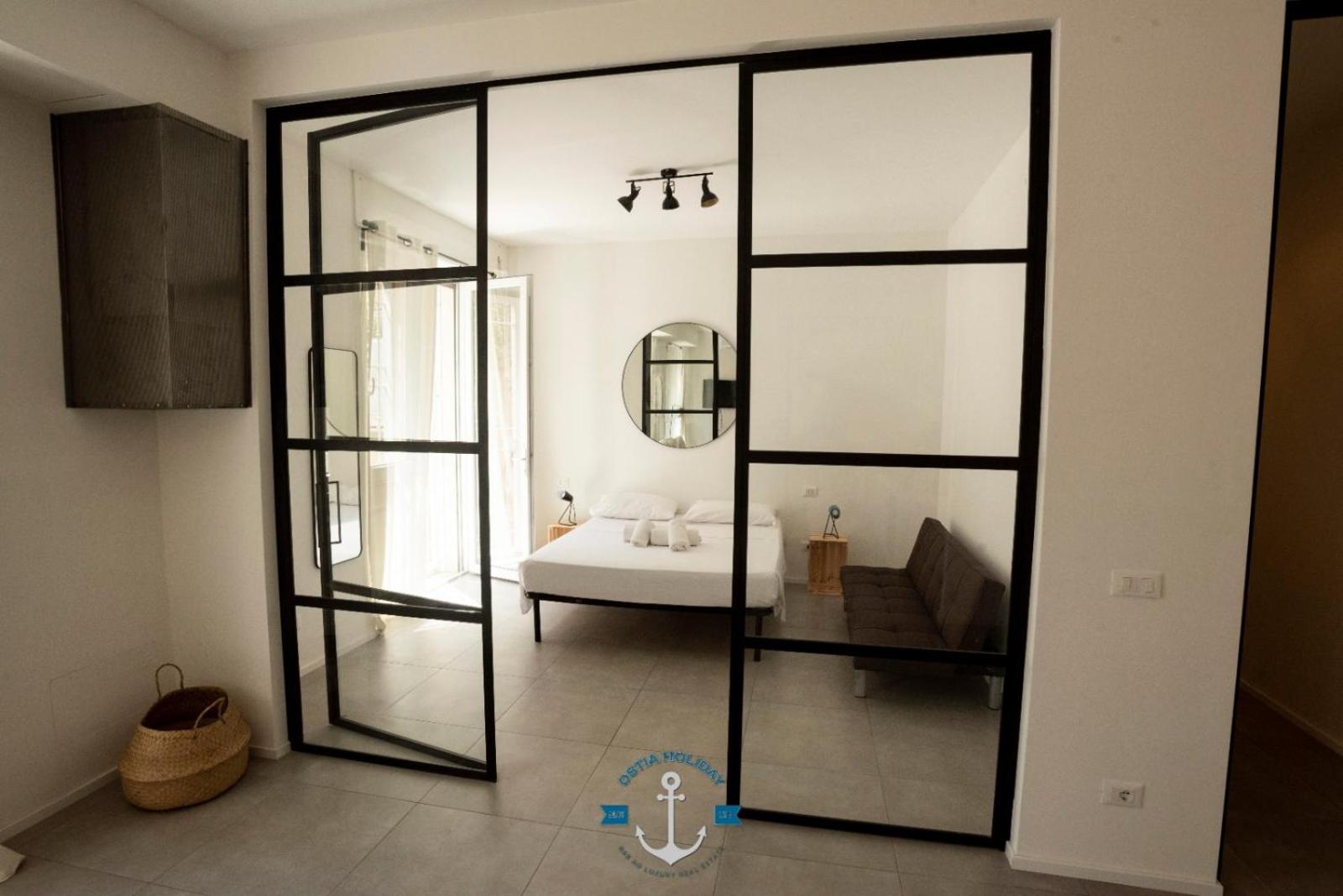 One-Bedroom Apartment - Photo 1