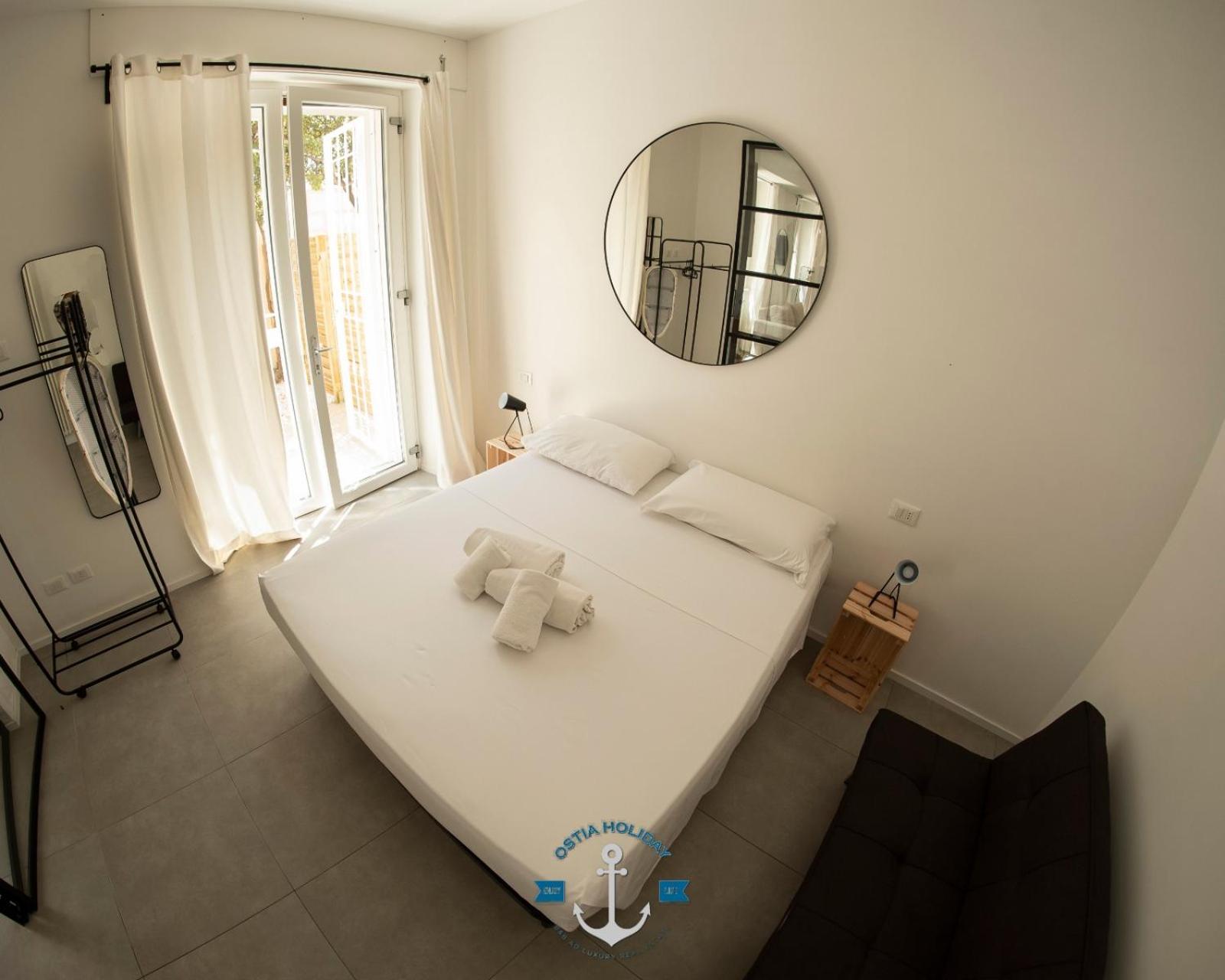 One-Bedroom Apartment - Photo 16