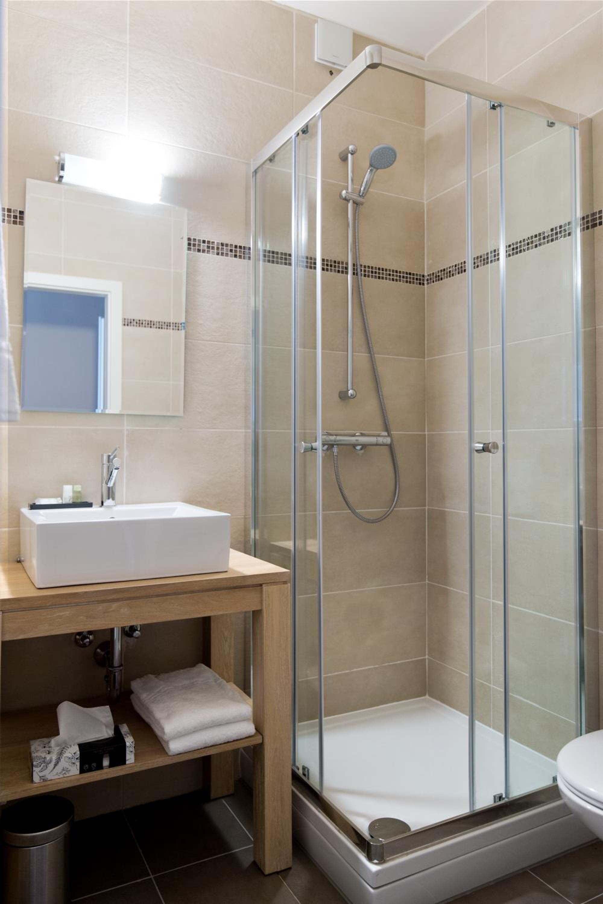 Double Room - Photo 5