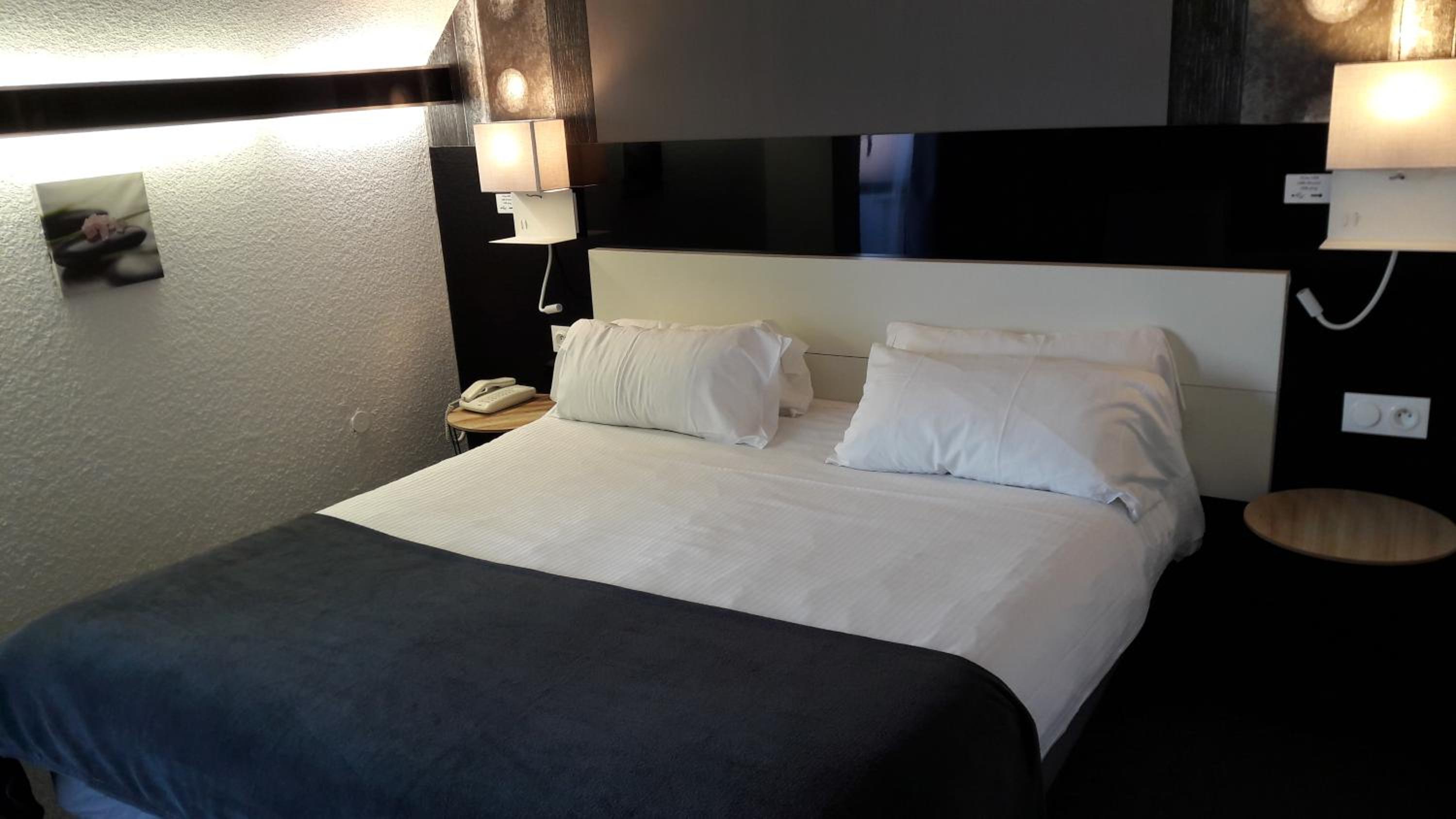 Double Room Large Bed - Photo 3