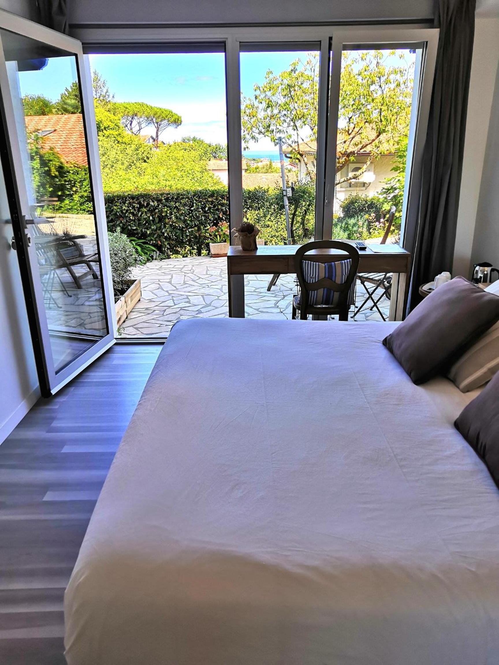 King Room with Spa Bath photo 3