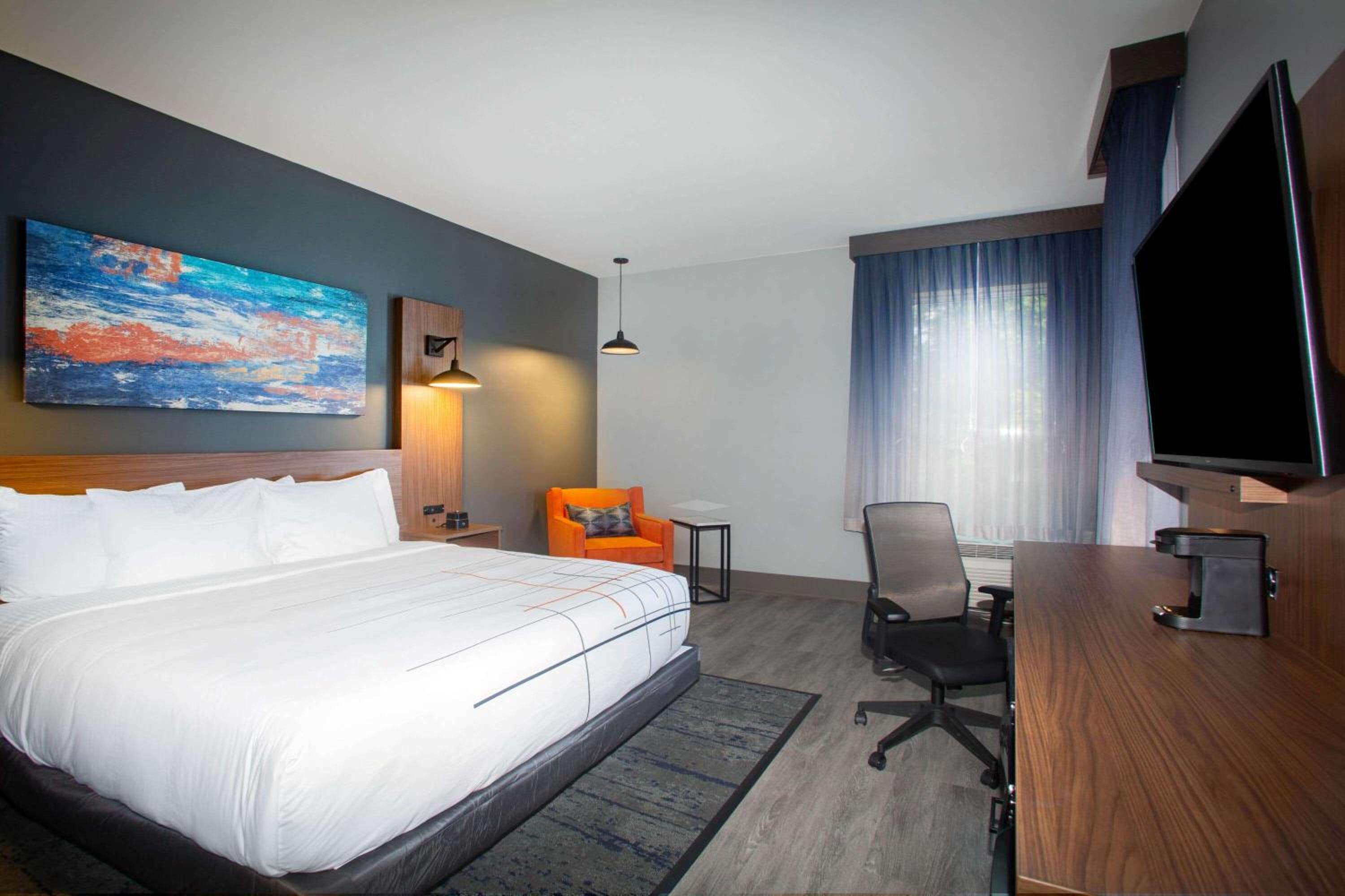King Room with Mobility/Hearing Impaired Access - Non-Smoking - Photo 1