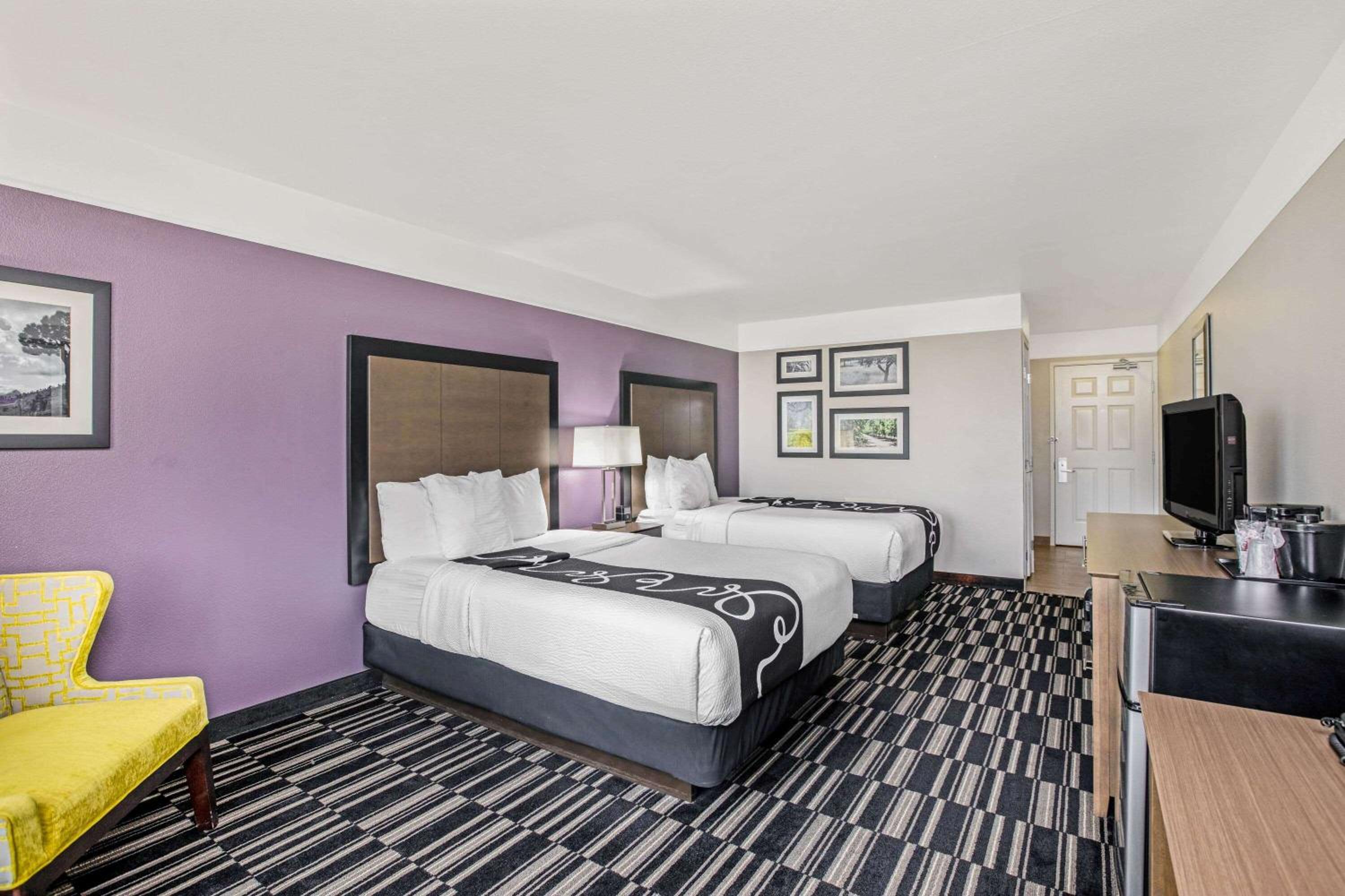 Double Room with Two Double Beds - Non-Smoking - Photo 1