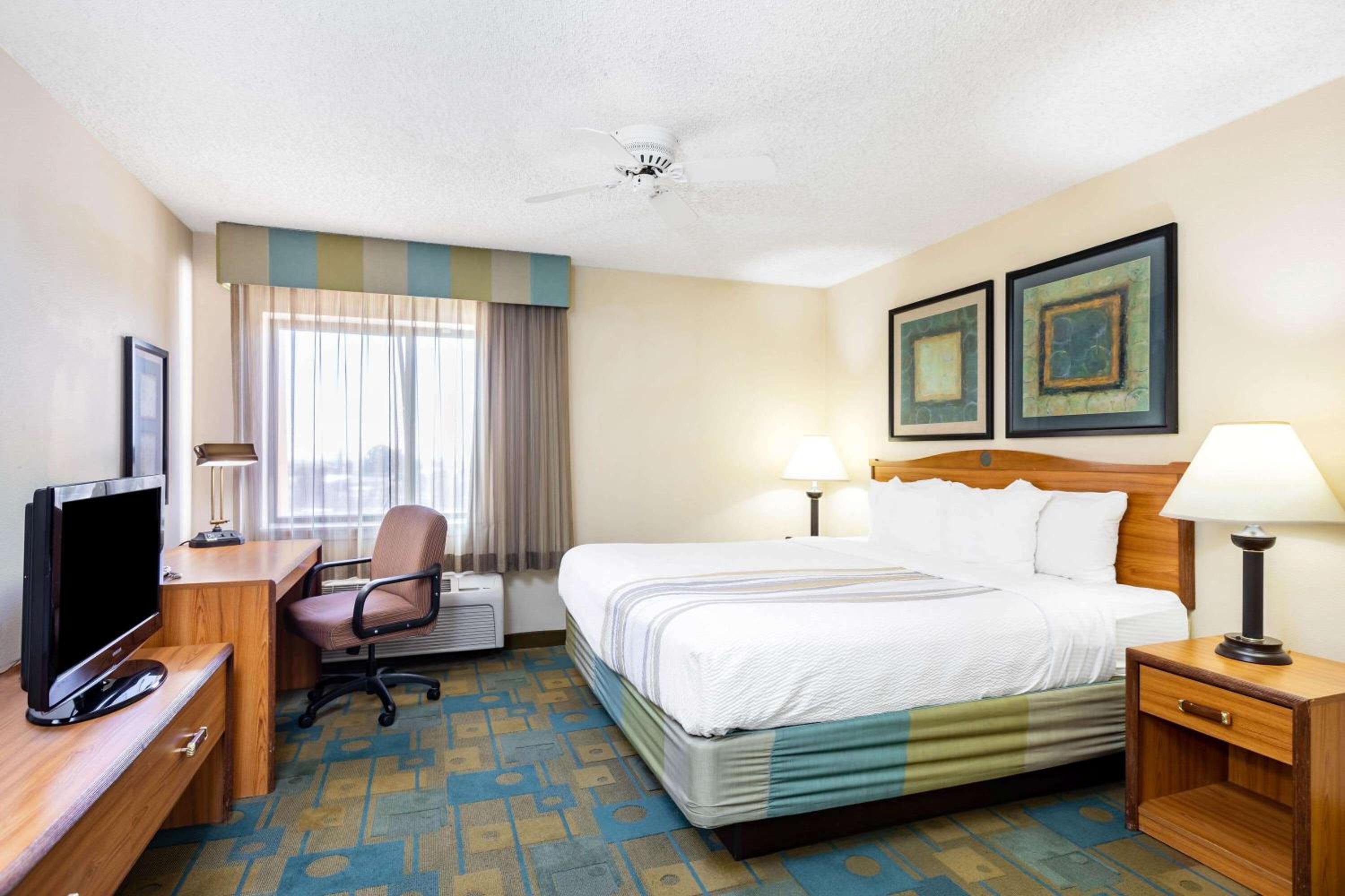King Room - Mobility Access/Non-Smoking - Photo 1