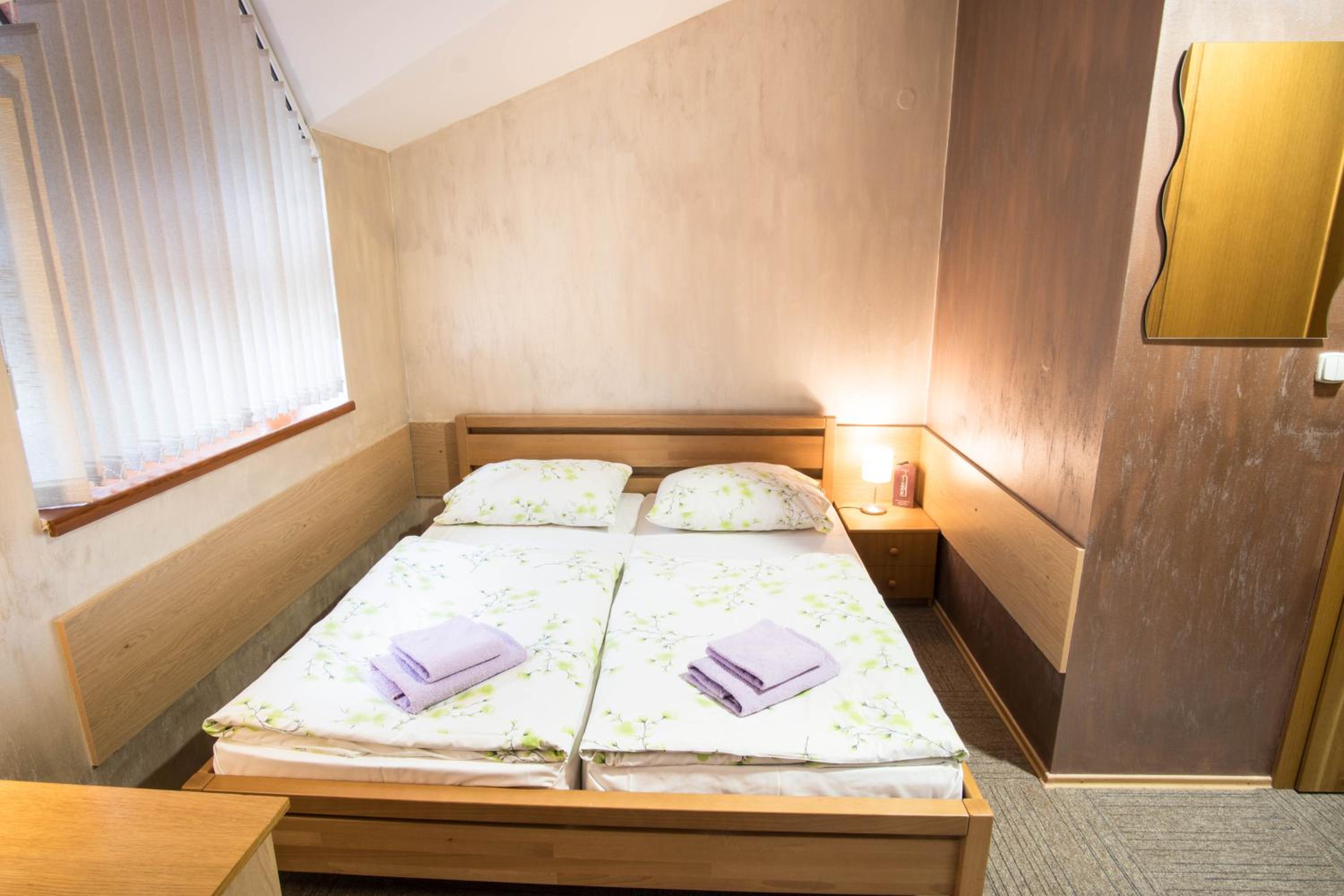 Standard Double or Twin Room - Photo 3