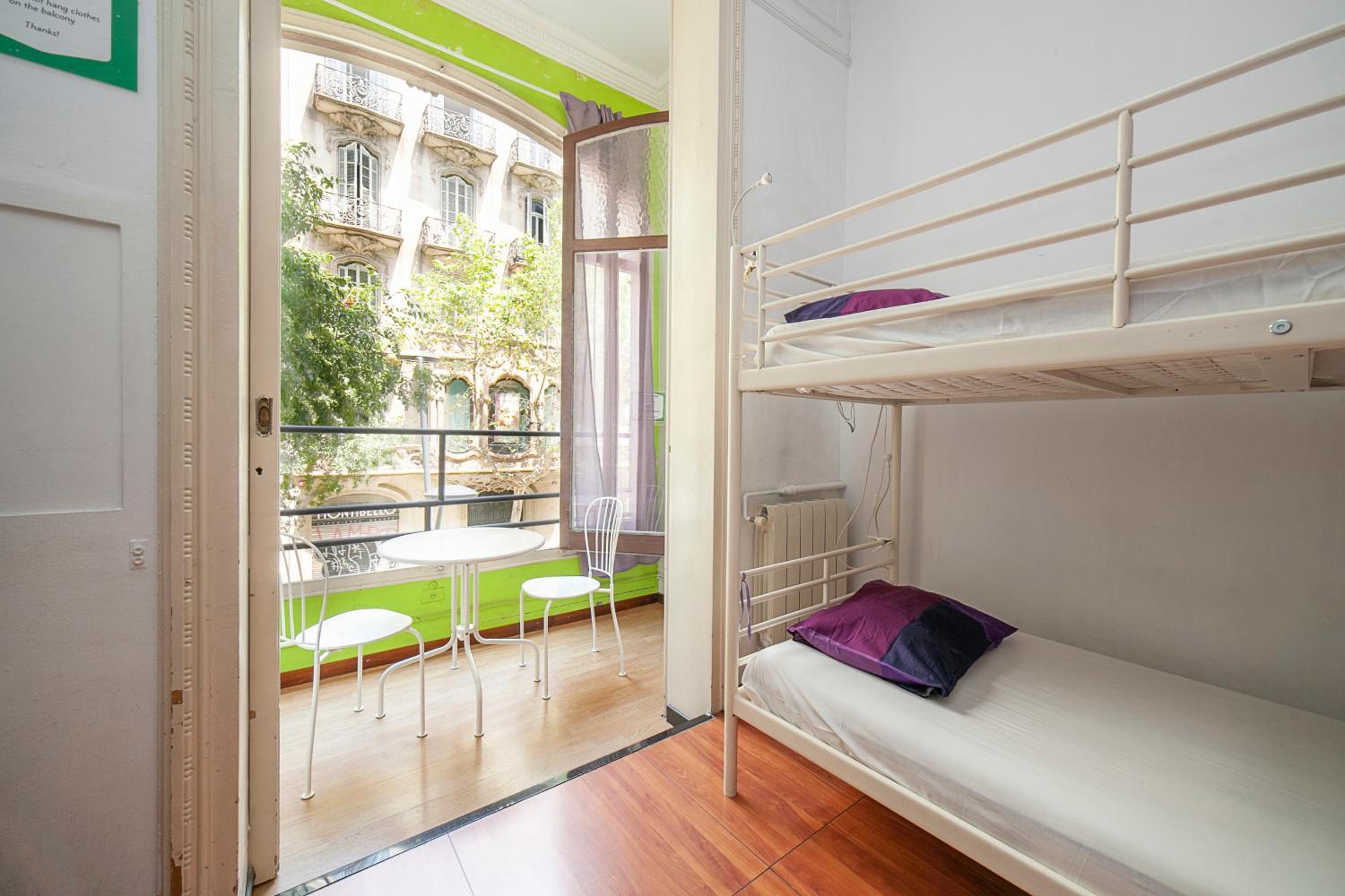 Cama en Habitación Compartida Mixta de 6 Camas
