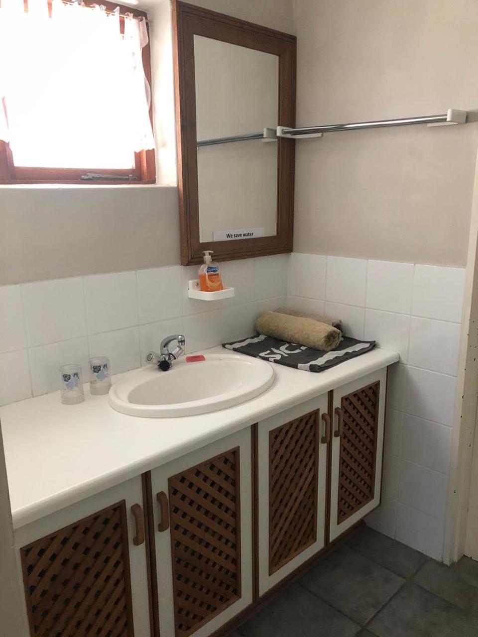 Budget Double Room - Photo 2