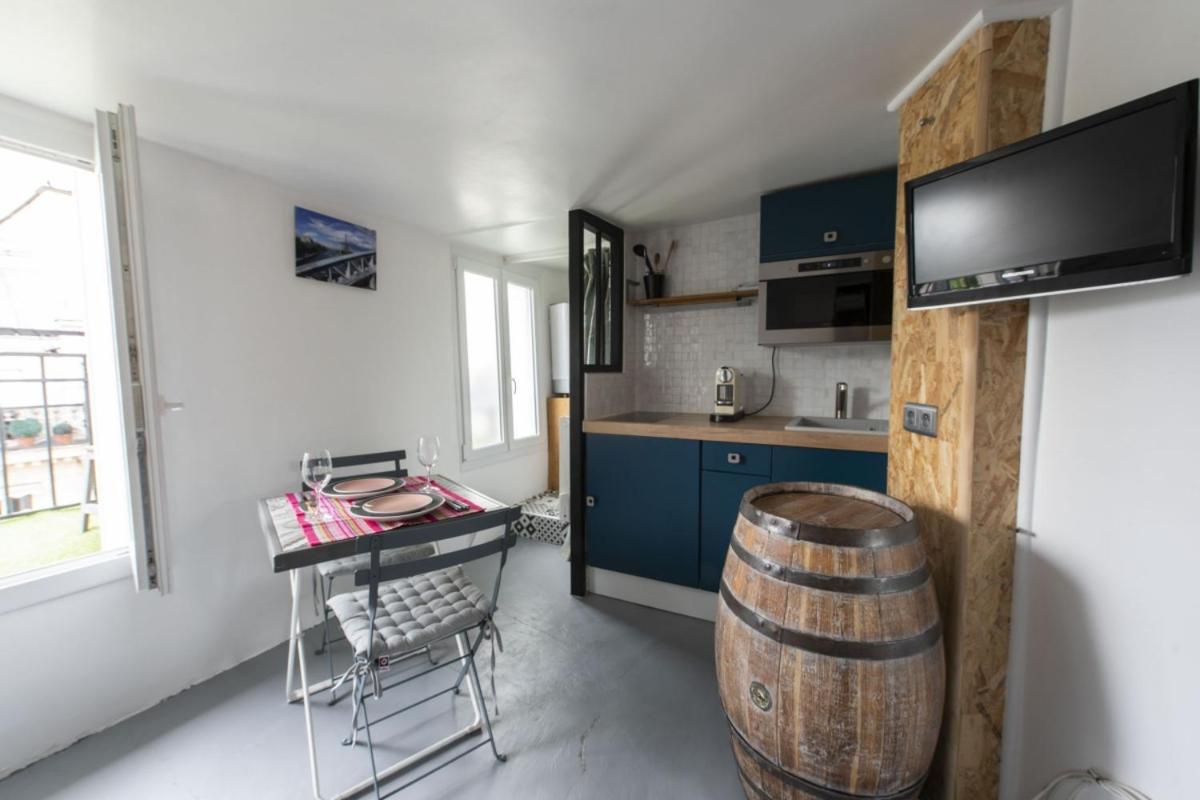 Studio Apartment photo 1