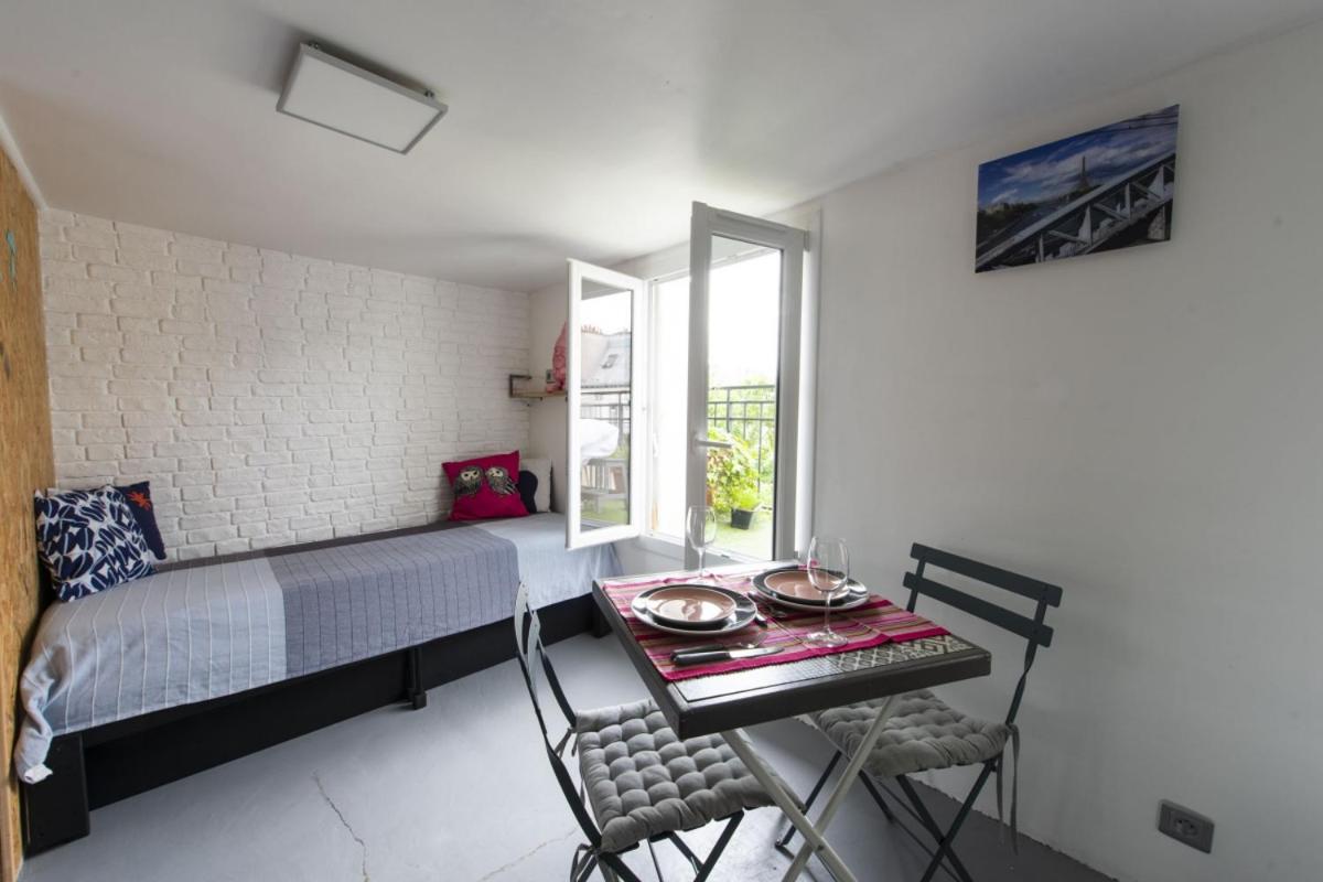 Studio Apartment photo 3
