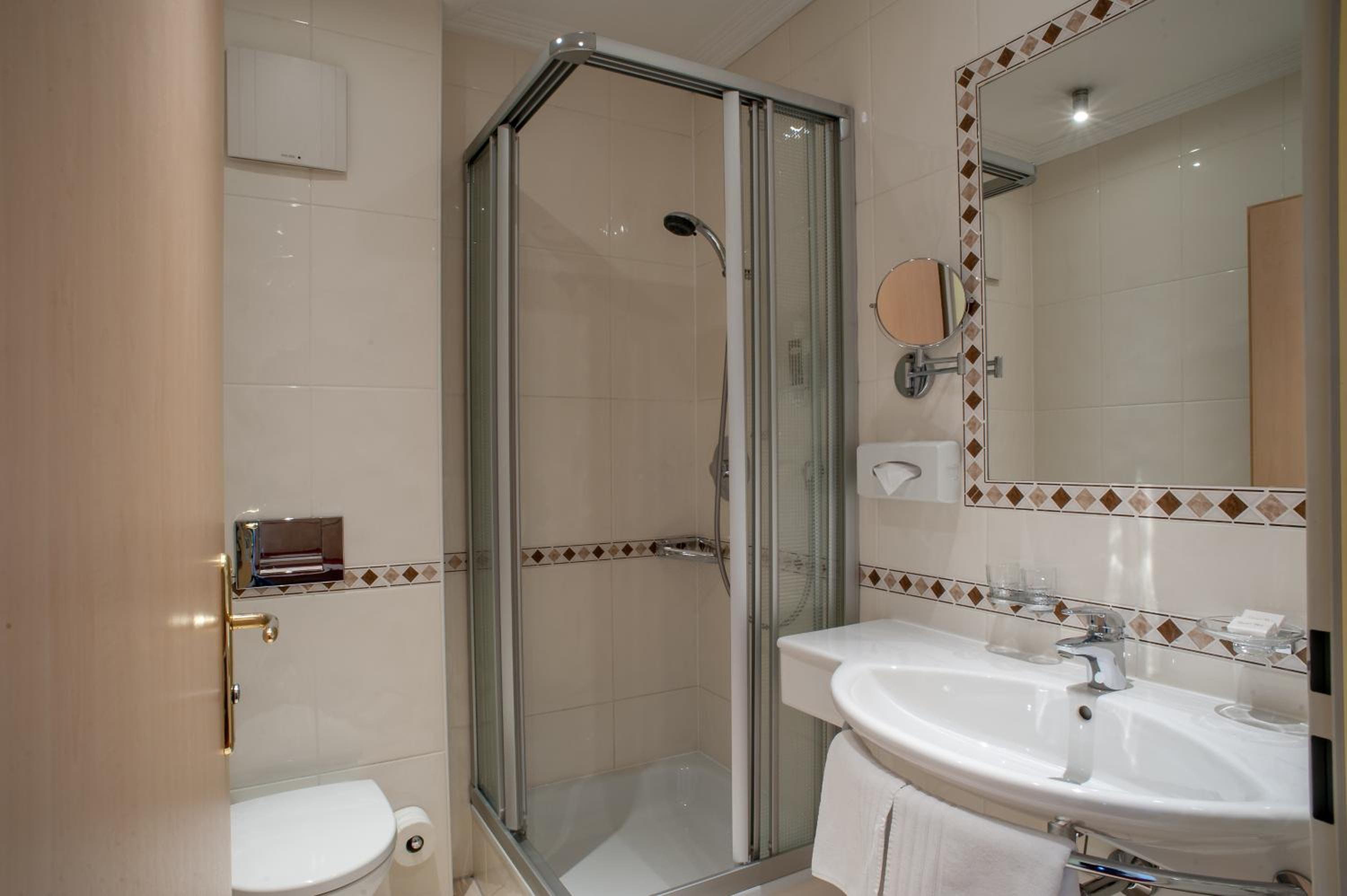 Standard Double Room - Photo 2