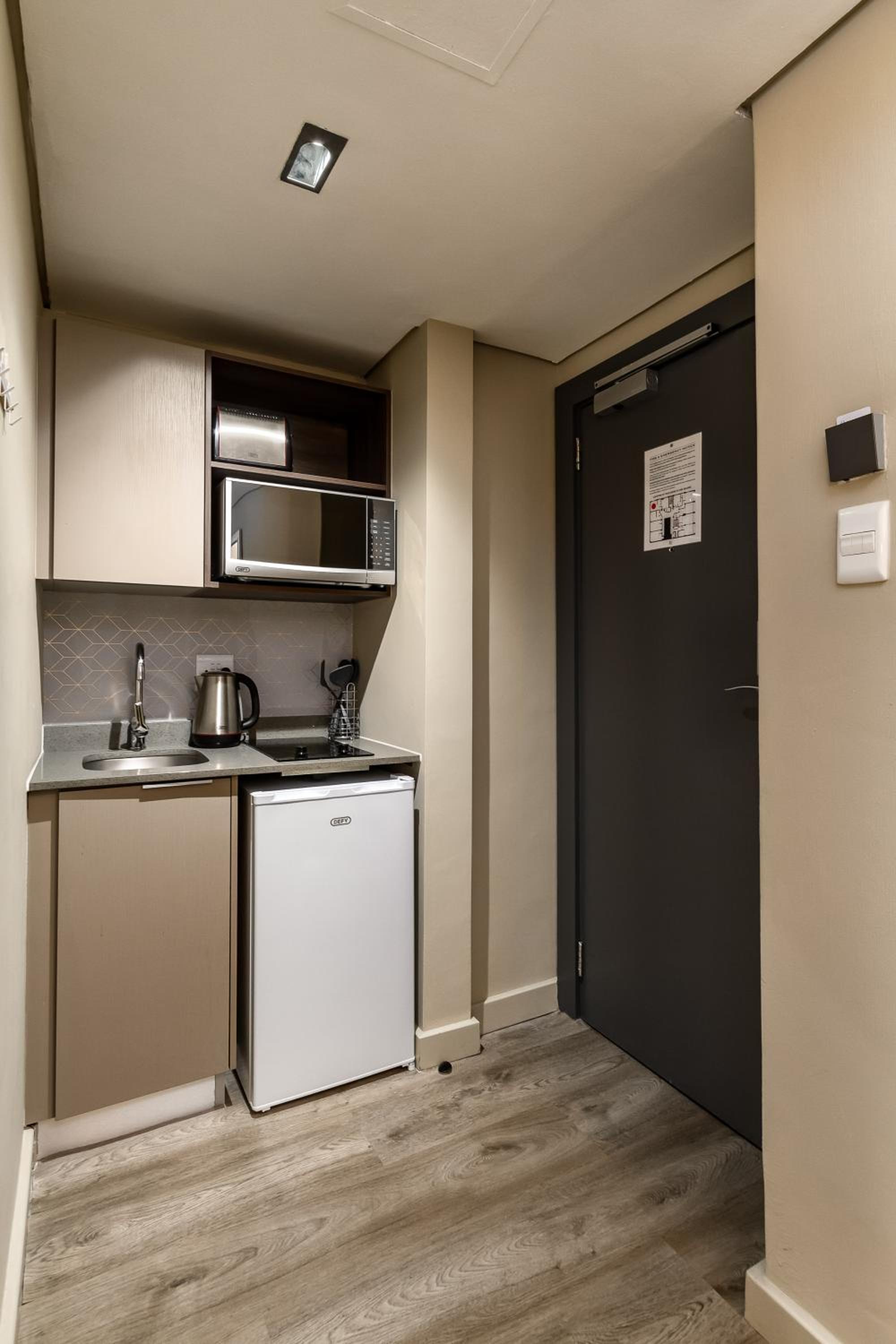 Studio Apartment - Photo 12