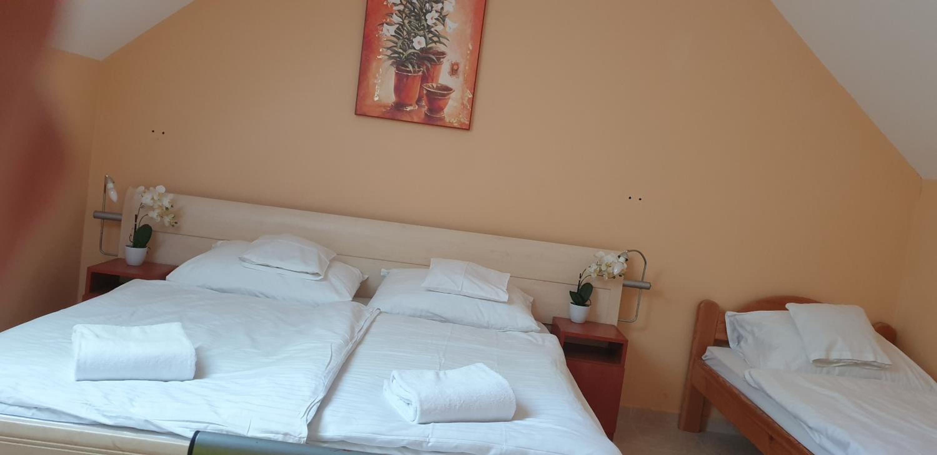One-Bedroom Apartment - Photo 1