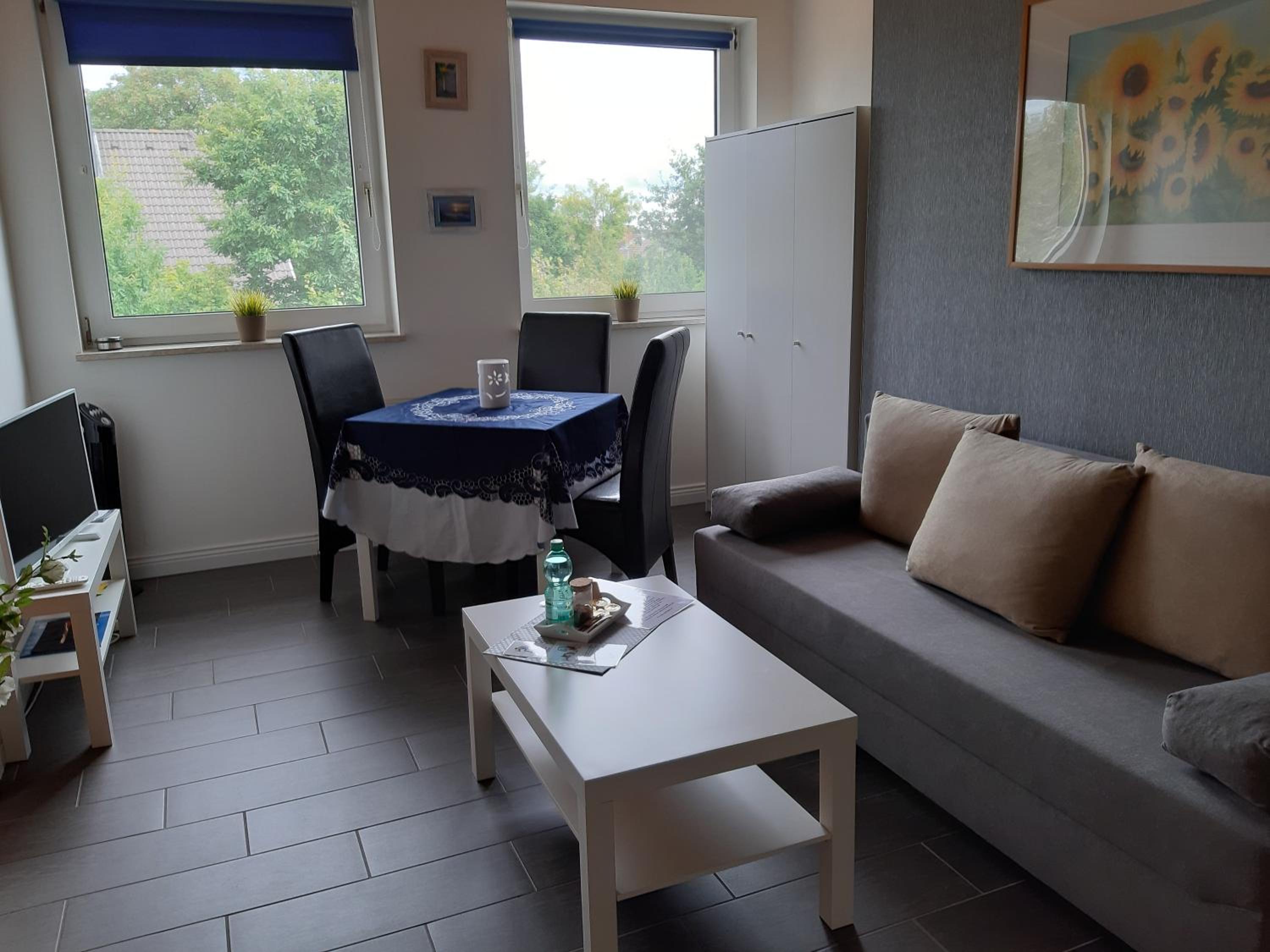 One-Bedroom Apartment - Photo 1