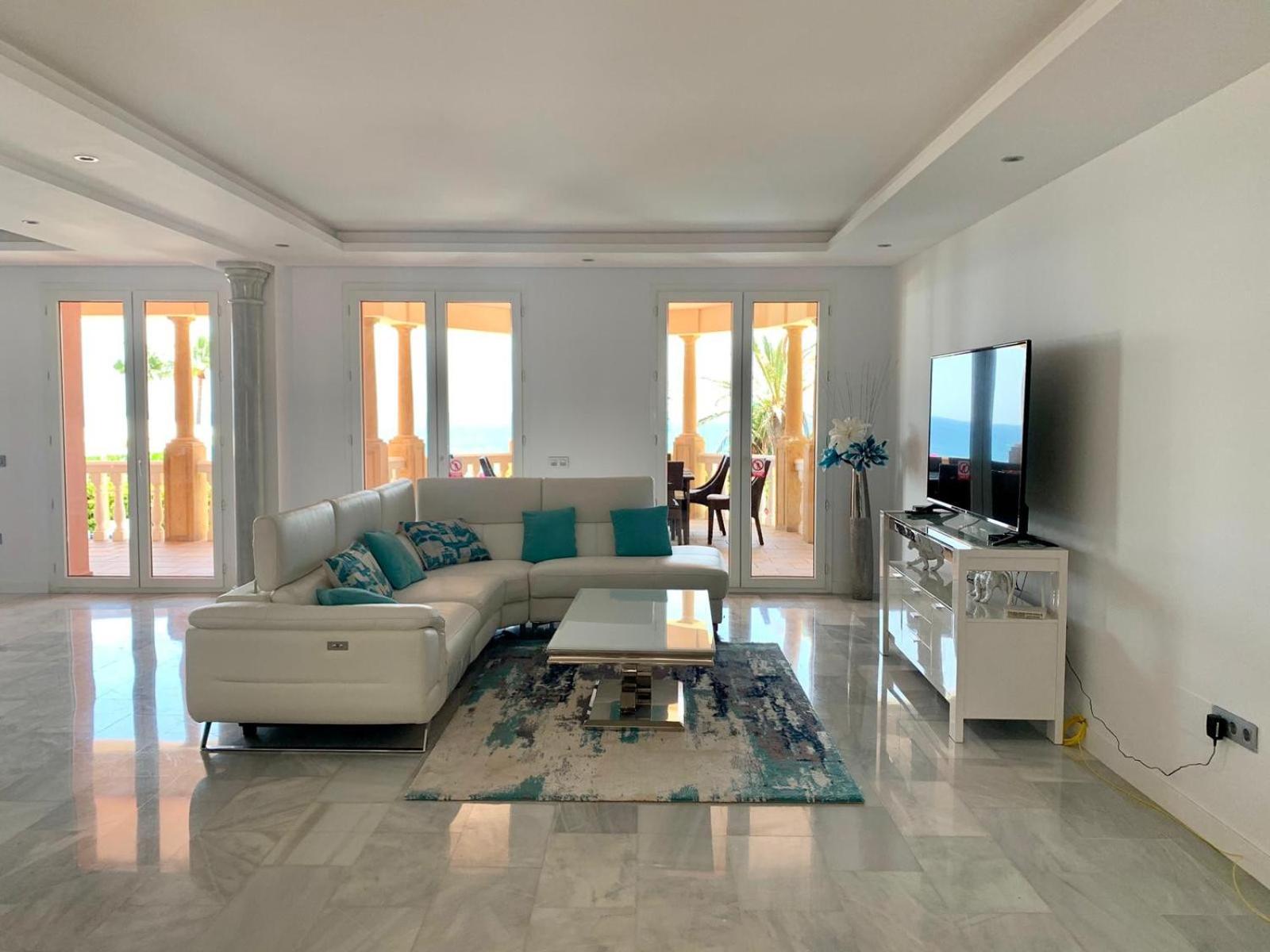 Villa - Frente a la Playa