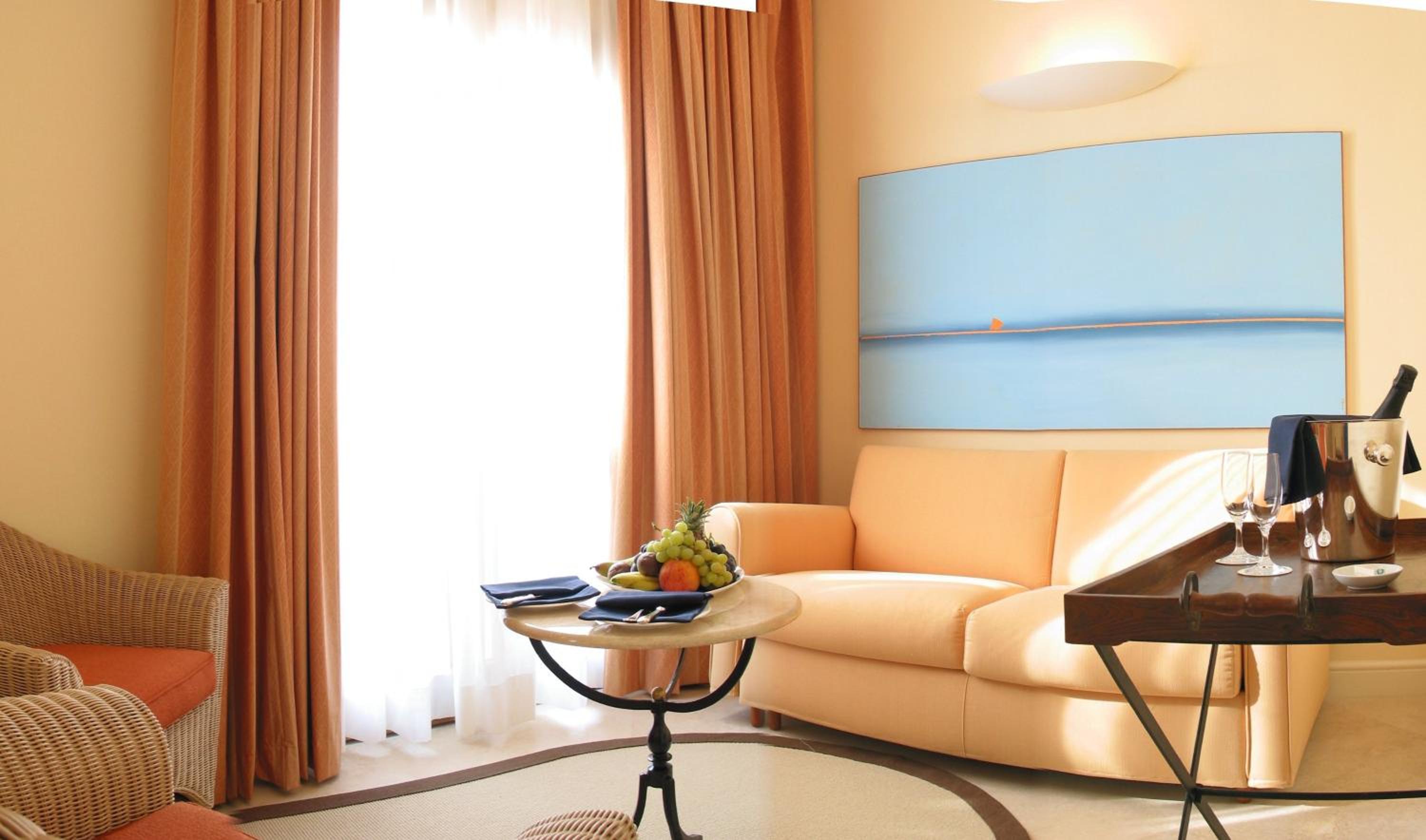 Junior Suite with Garden View