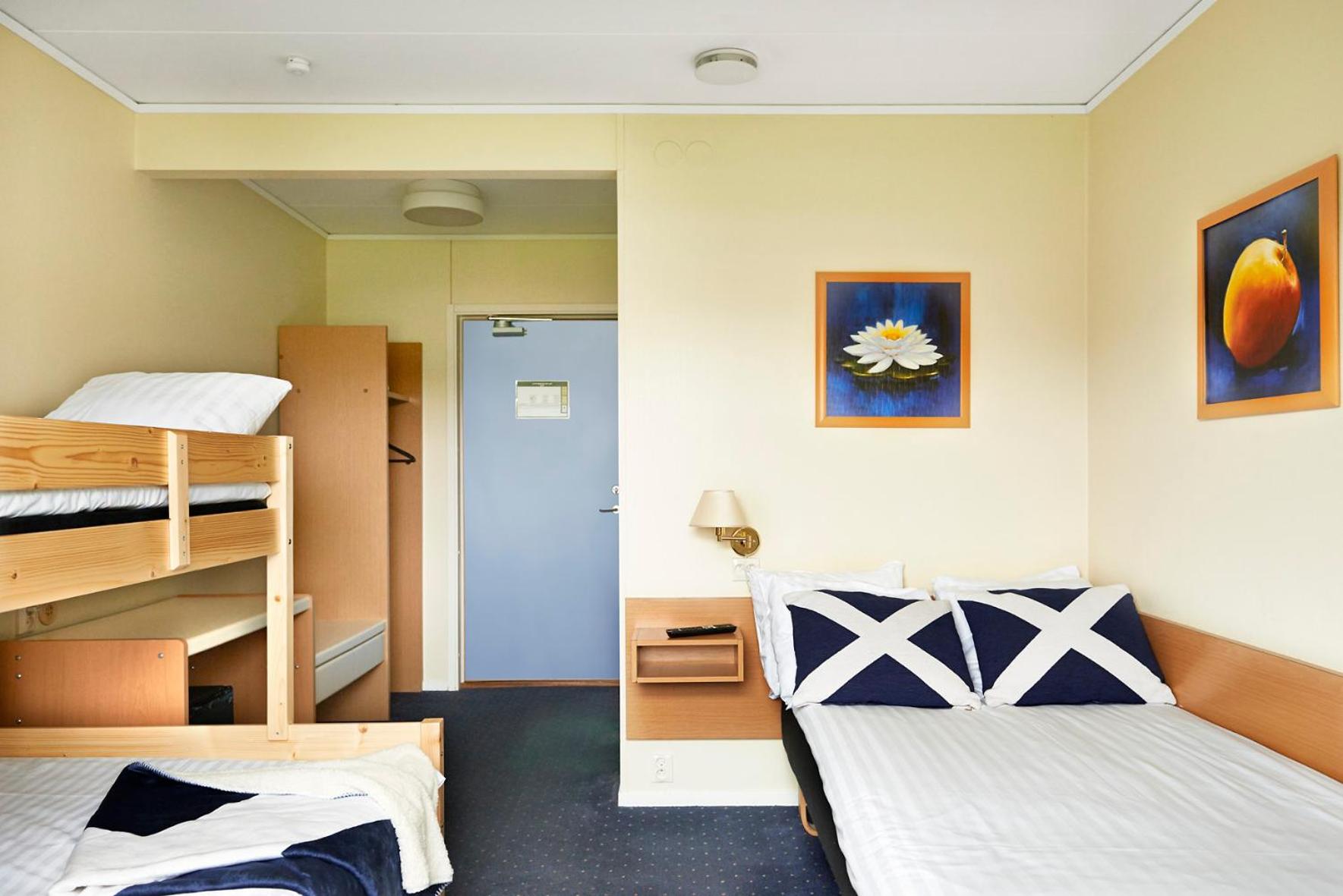 Family Room (2 Adults + 2 Children)