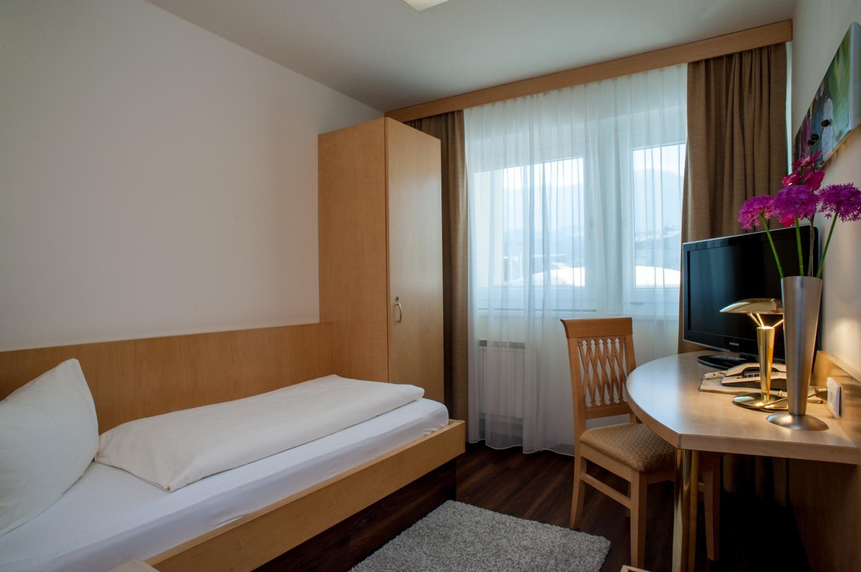 Standard Single Room photo 2