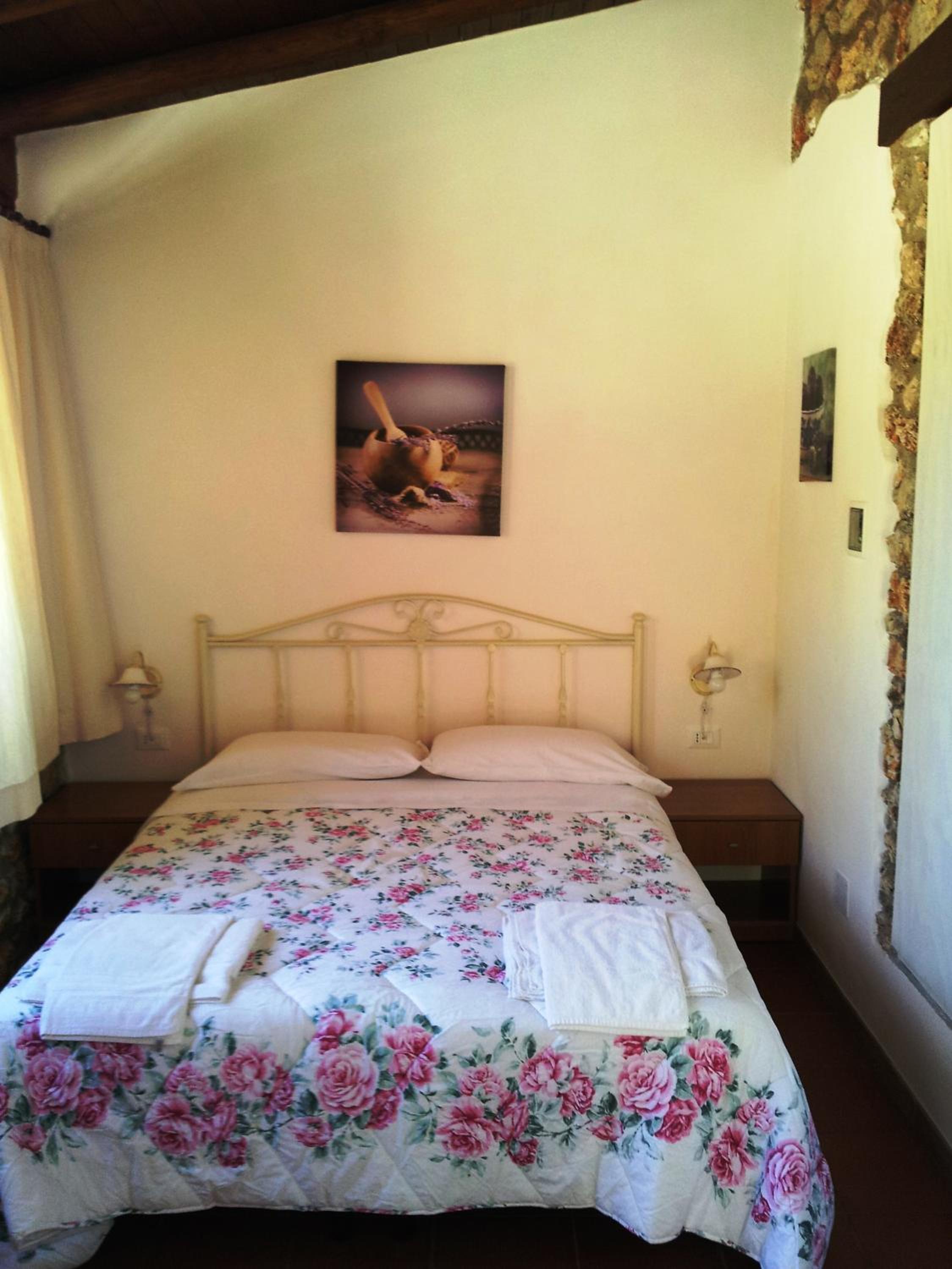 Double or Twin Room - Photo 3