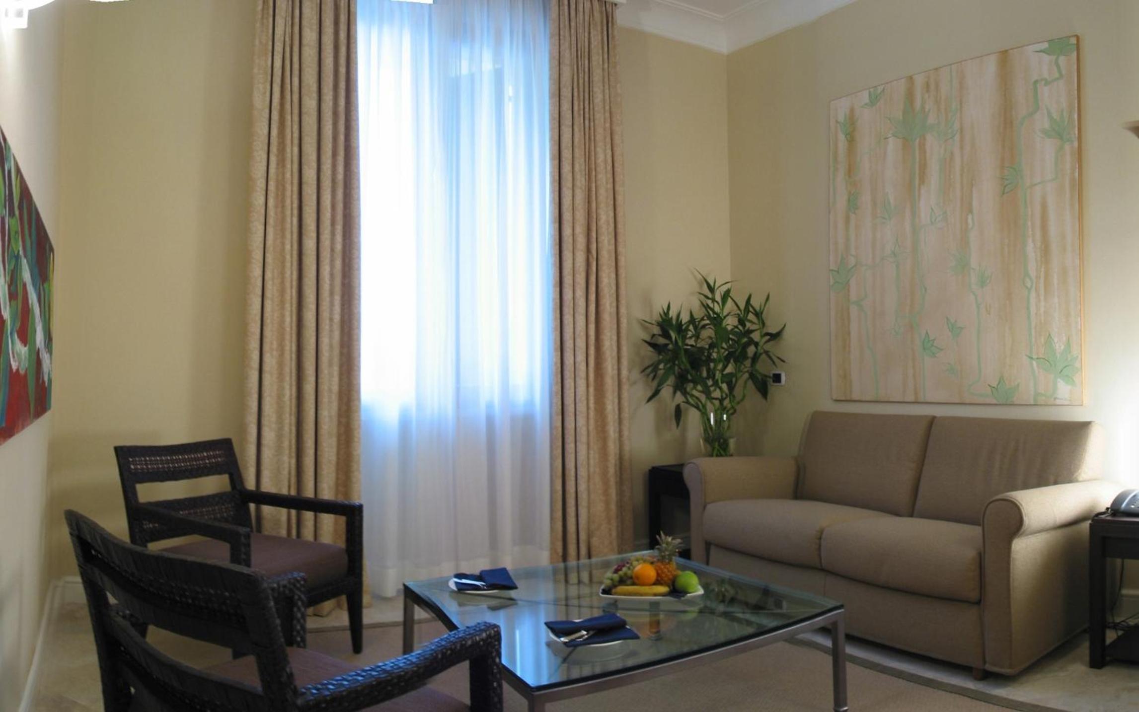 Junior Suite with Garden View - Photo 6