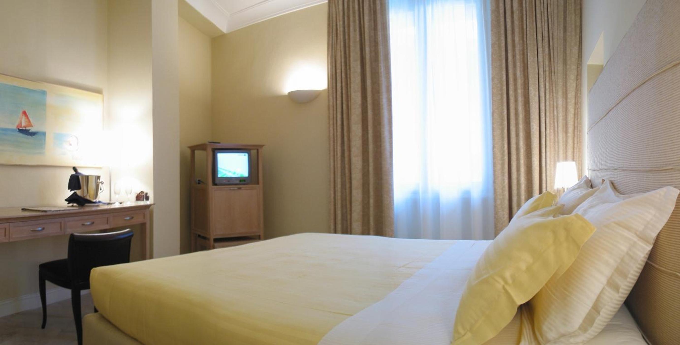 Junior Suite with Garden View - Photo 2