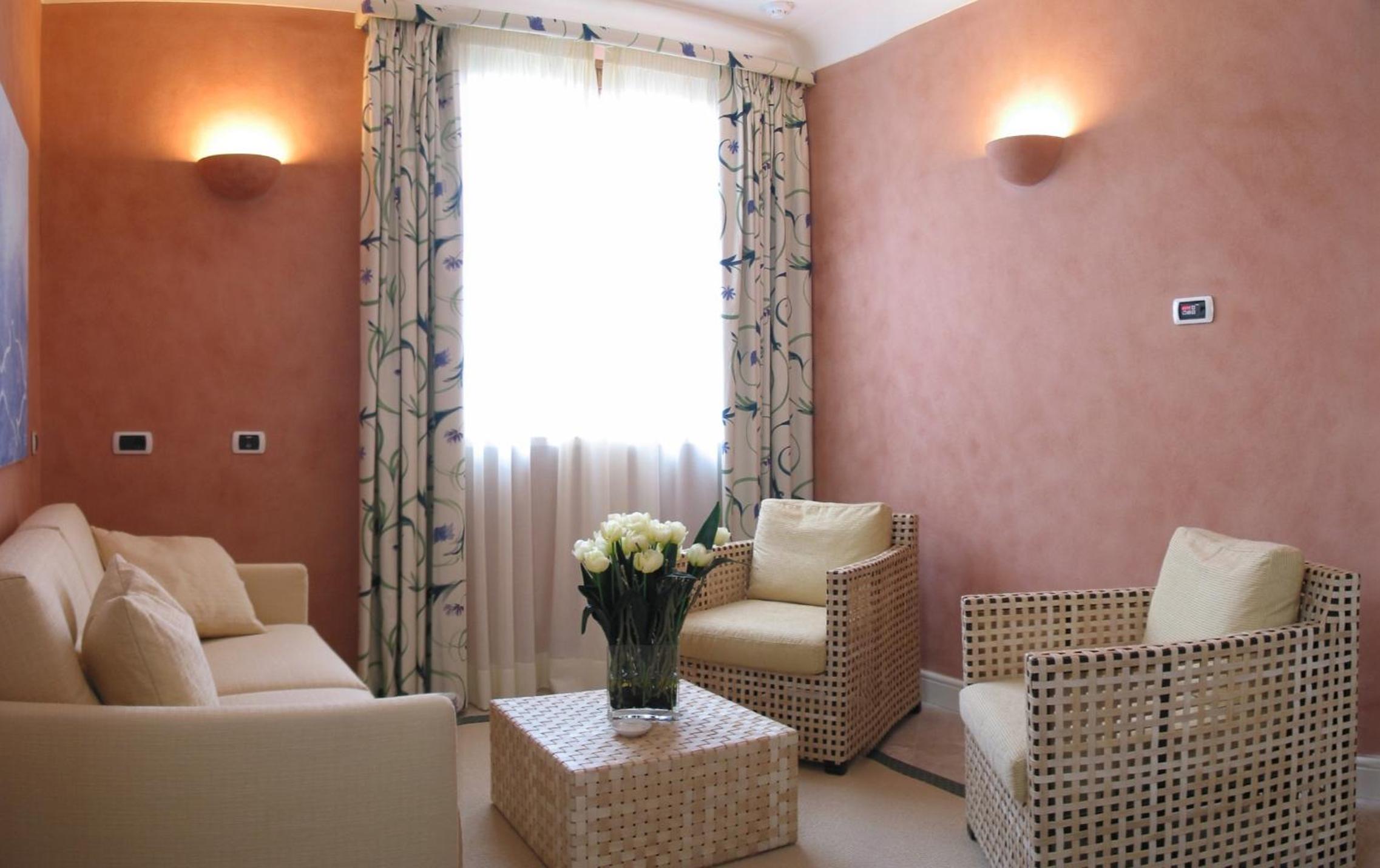 Junior Suite with Garden View - Photo 7