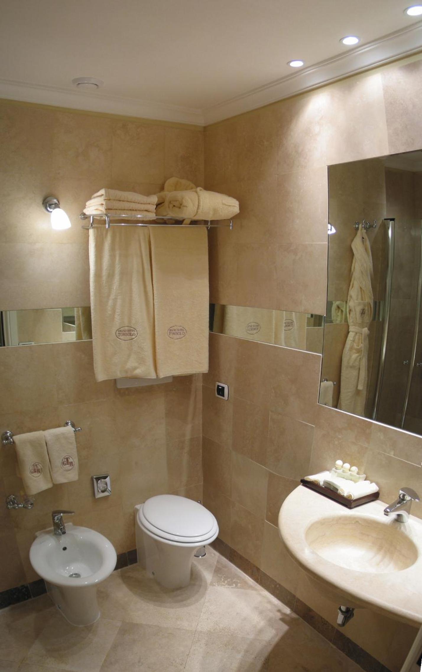 Superior Double or Twin Room with Garden View - Photo 5