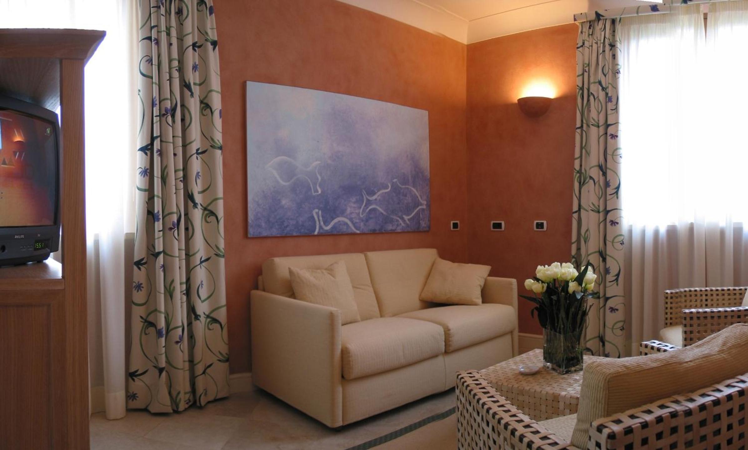 Junior Suite with Garden View - Photo 1