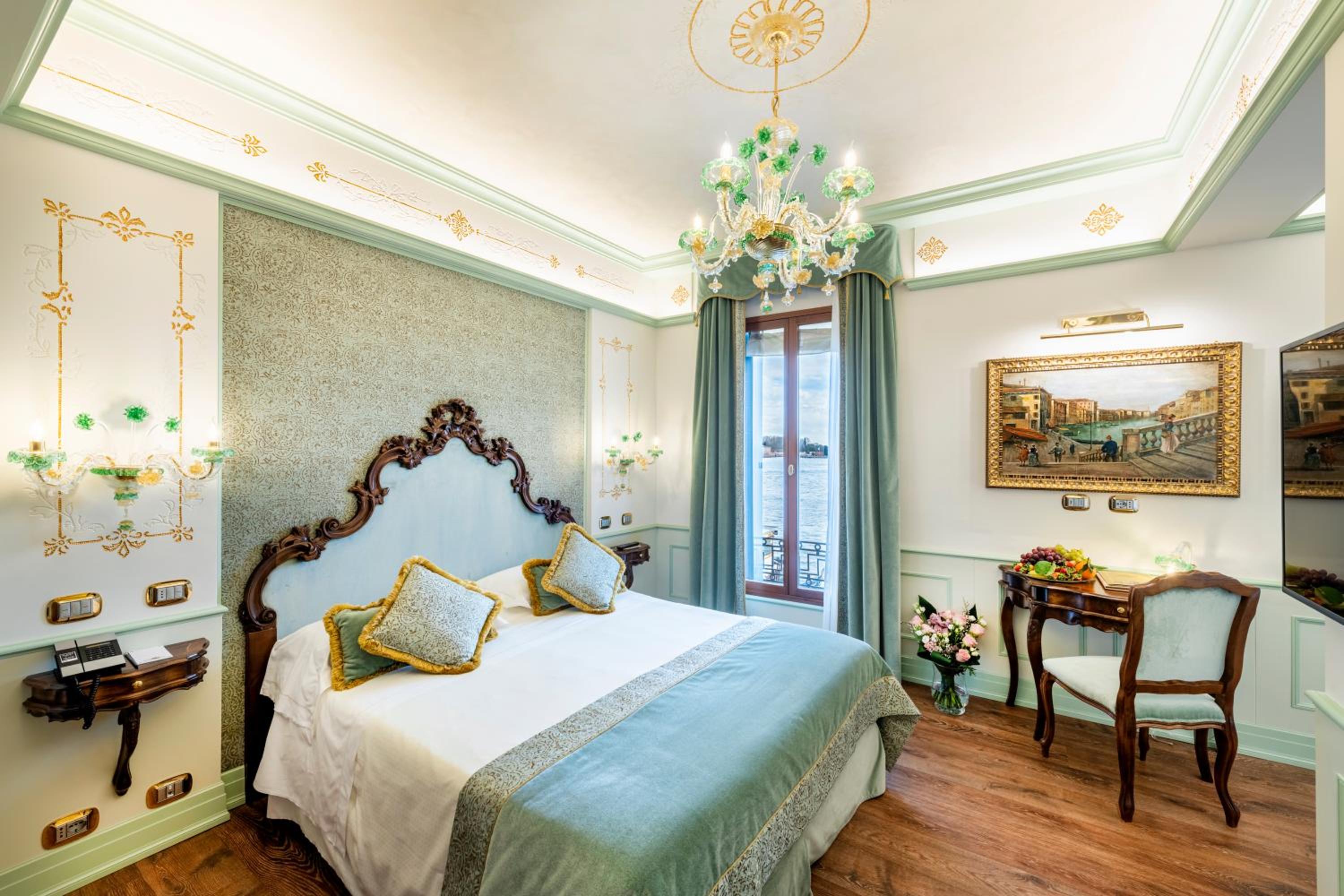 Deluxe Double or Twin Room with Grand Canal View