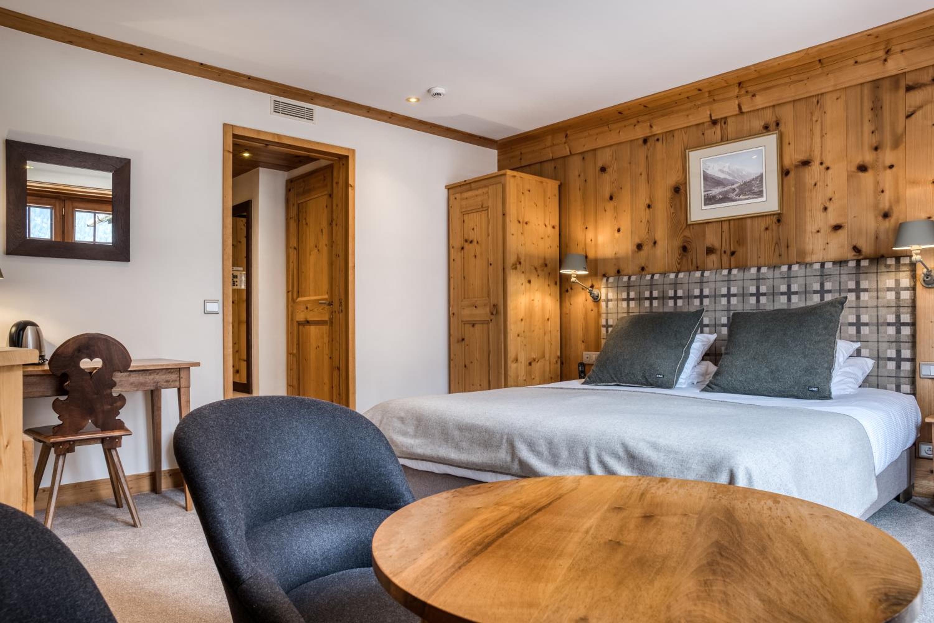 Superior Double or Twin Room photo 3