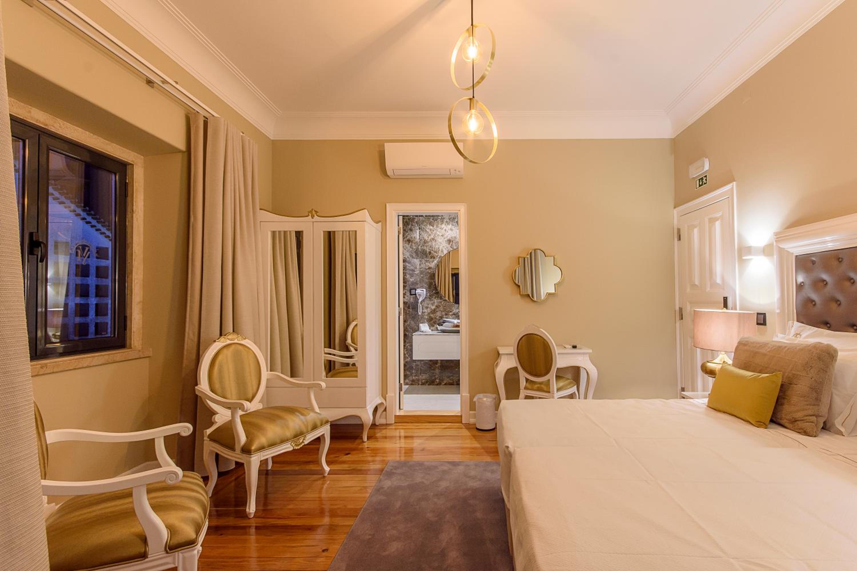 Suite - Photo 5