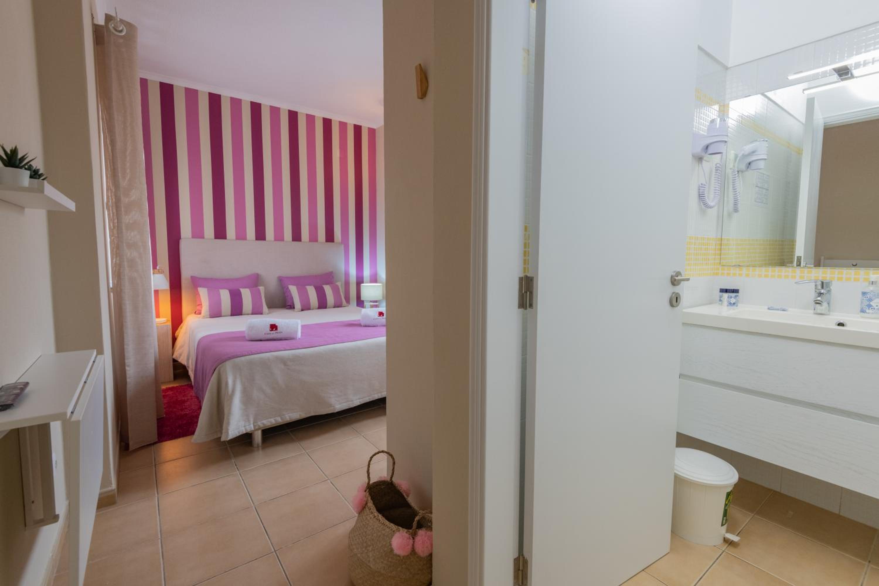 Double Room - Photo 6