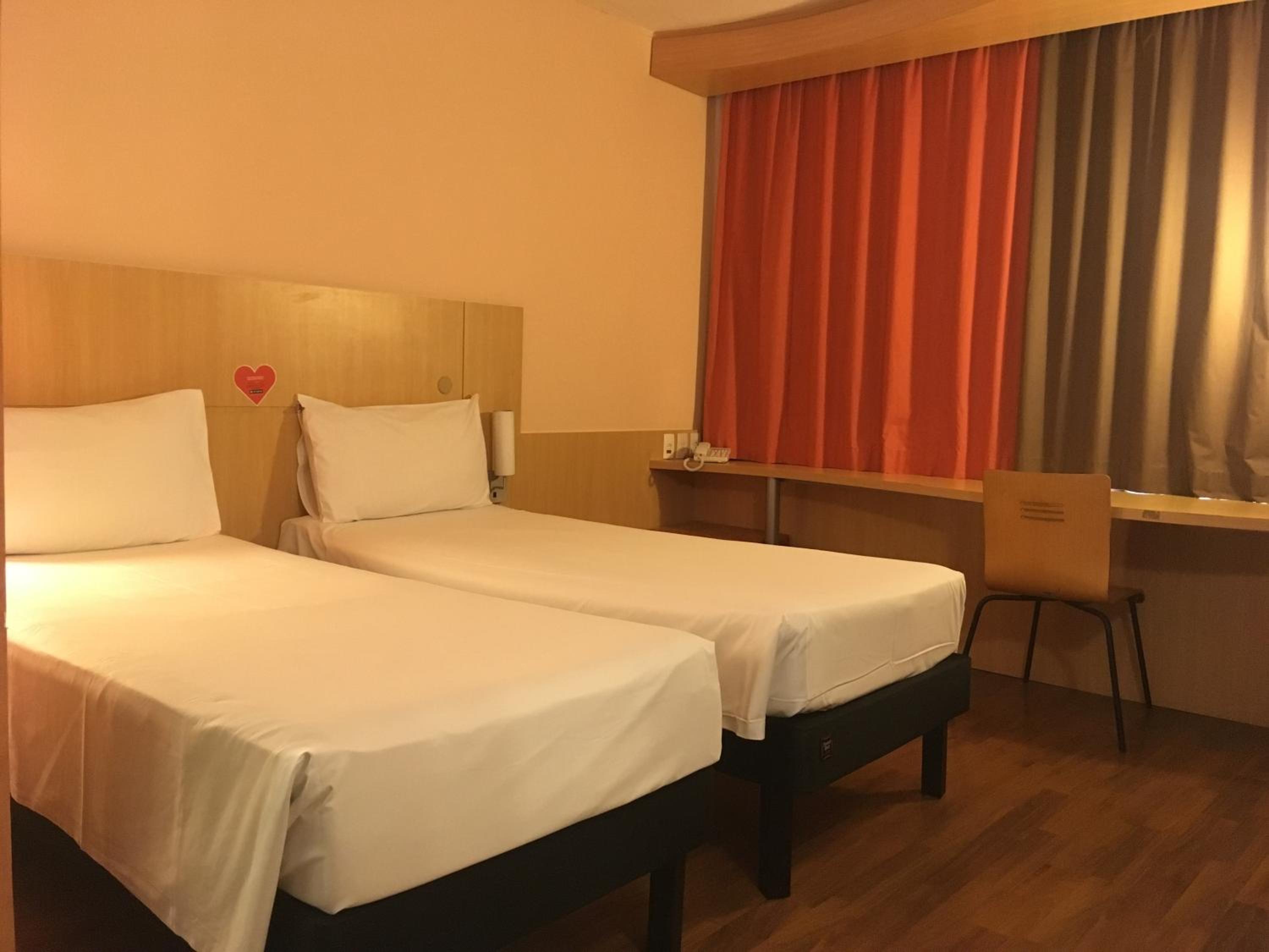 Standard Apartment with Twin Beds photo 2