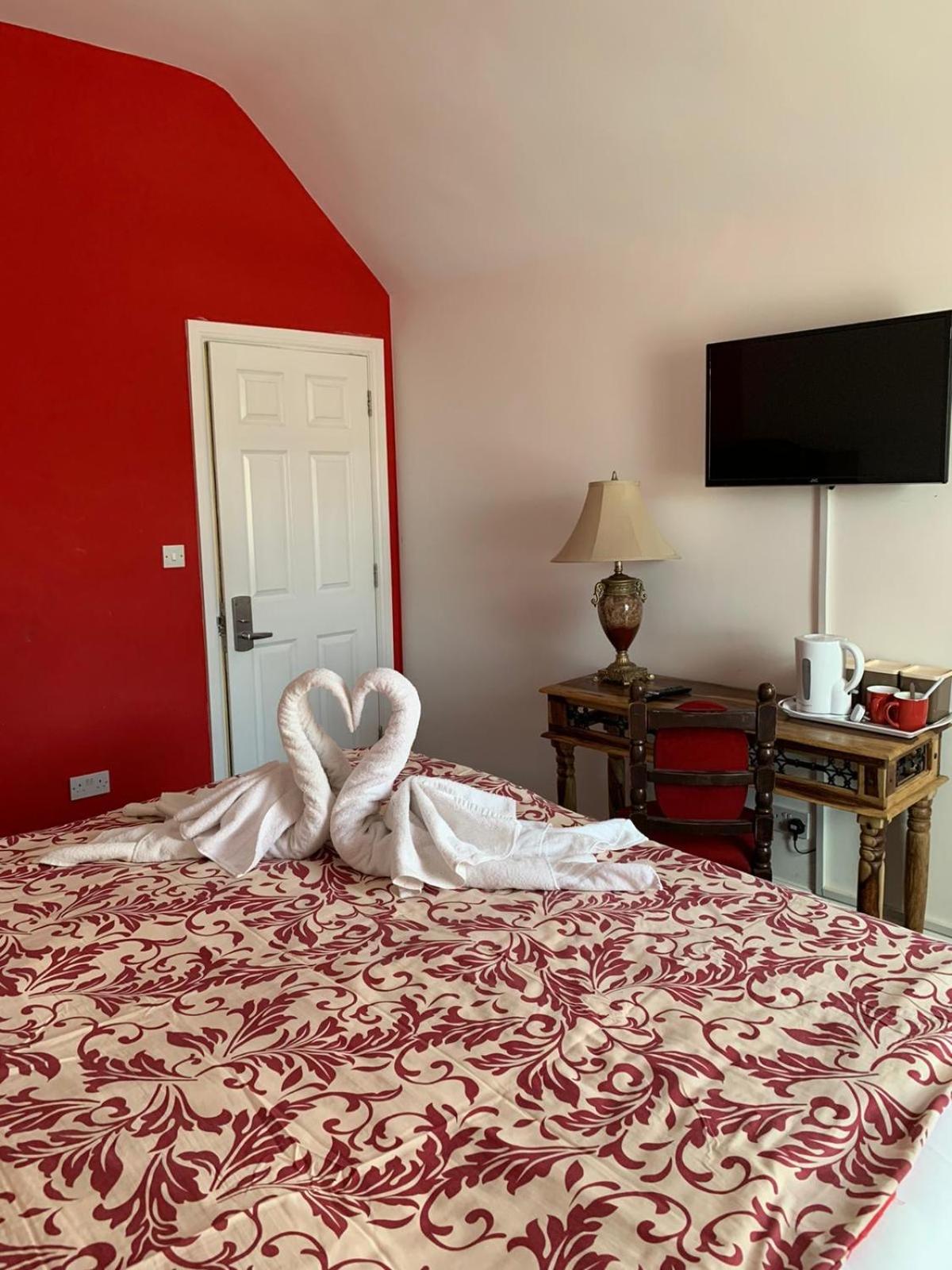 Budget Double Or Twin Room photo 3
