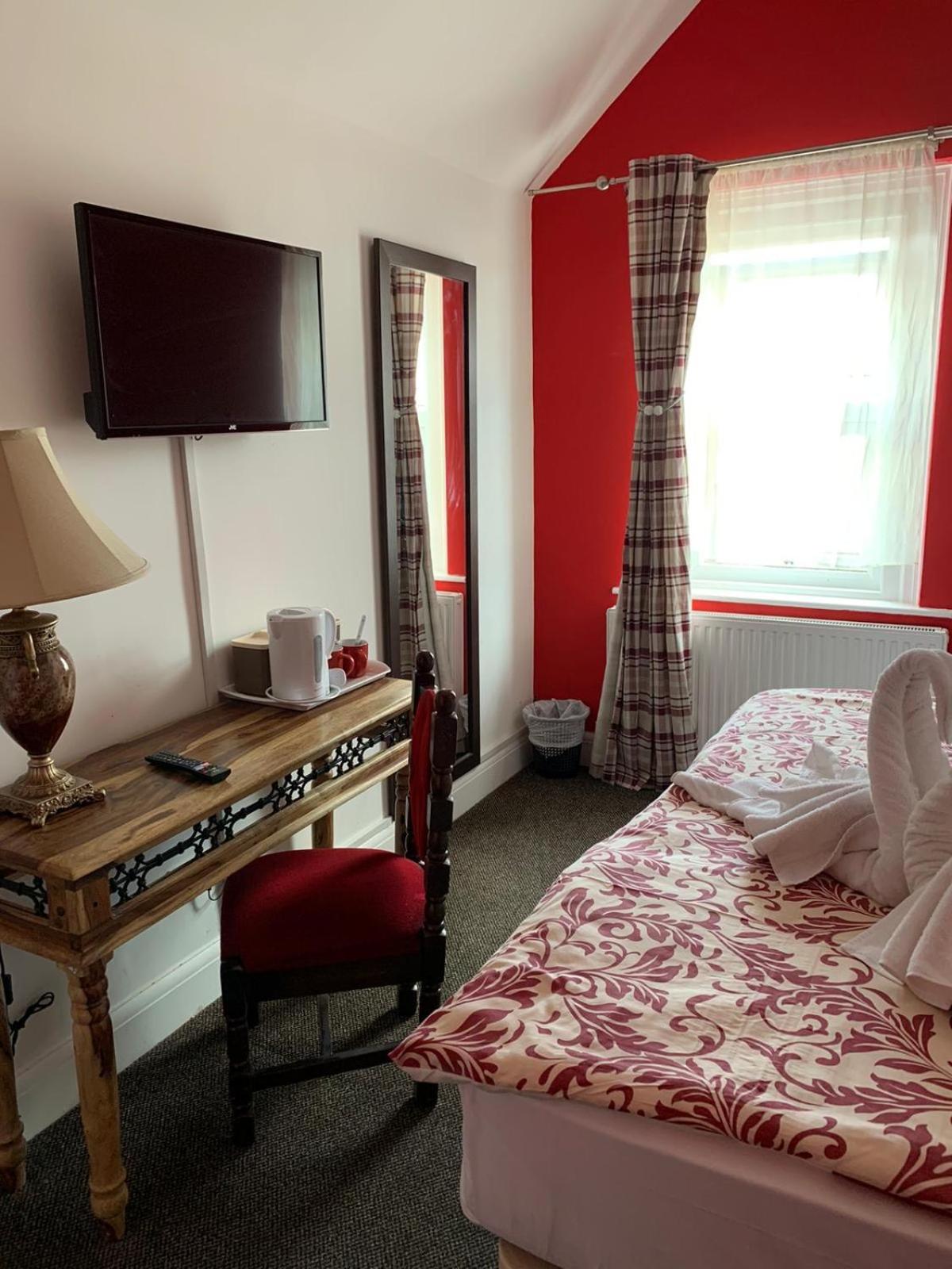 Budget Double Or Twin Room photo 2