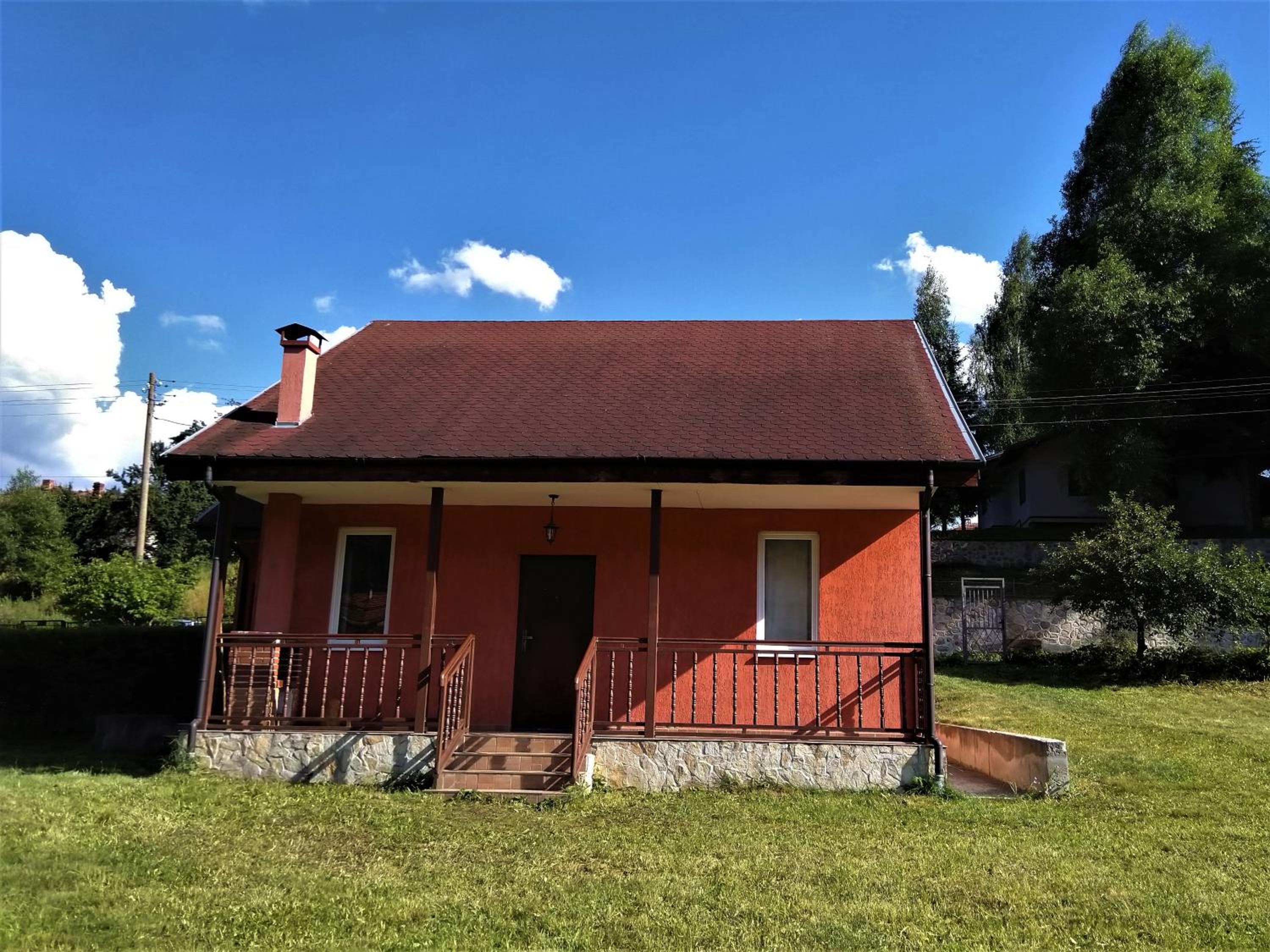 Three-Bedroom House photo 3