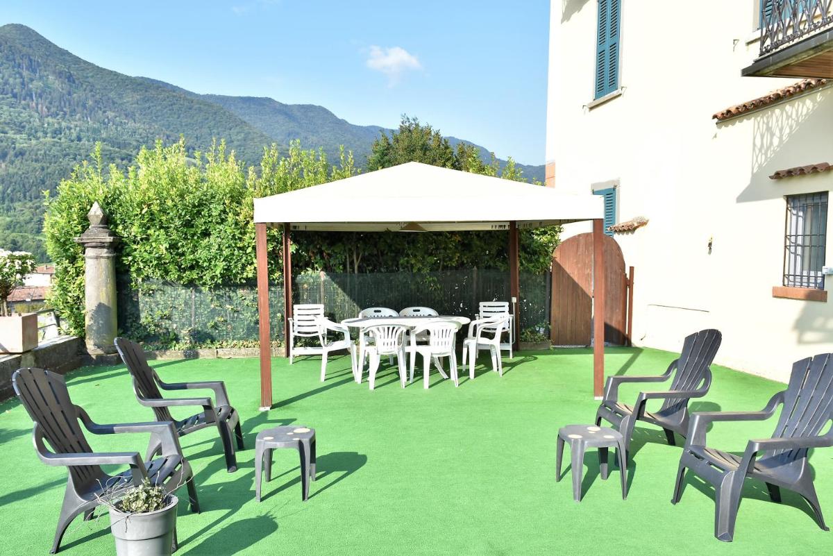 Three-Bedroom House with private terrace and lake view photo 2