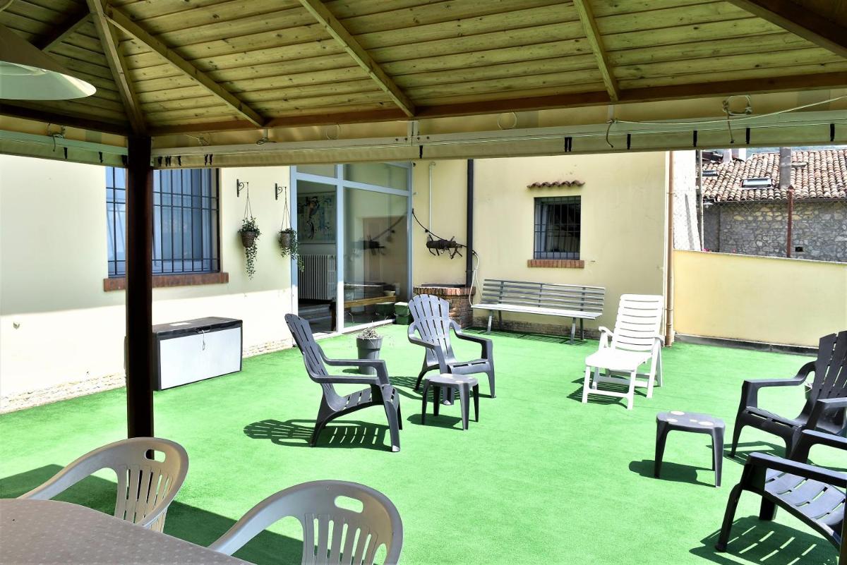 Three-Bedroom House with private terrace and lake view photo 3