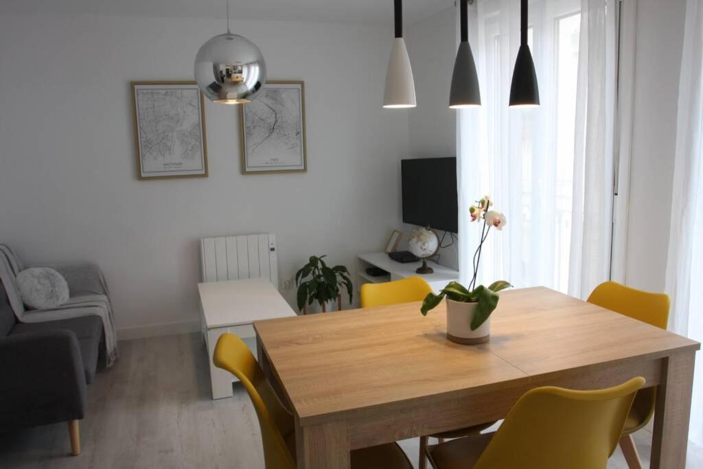 Two-Bedroom Apartment photo 2