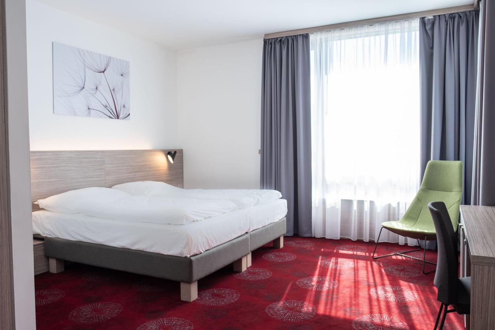 Double or Twin Room - Photo 6