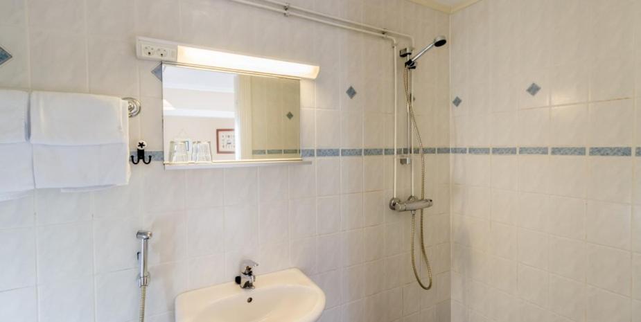 Double or Twin Room photo 3